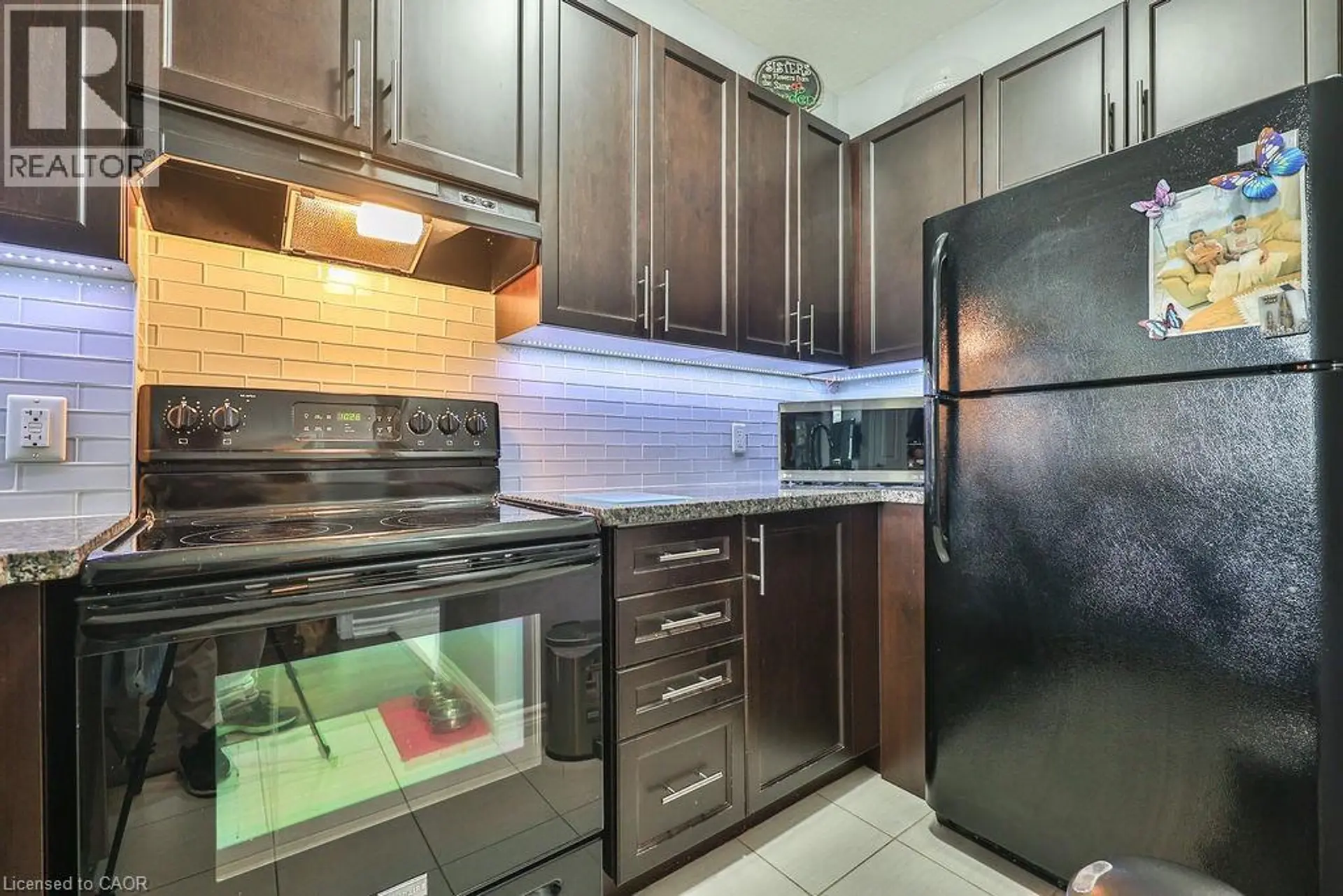 #310 95 WILSON Street W - Image 8