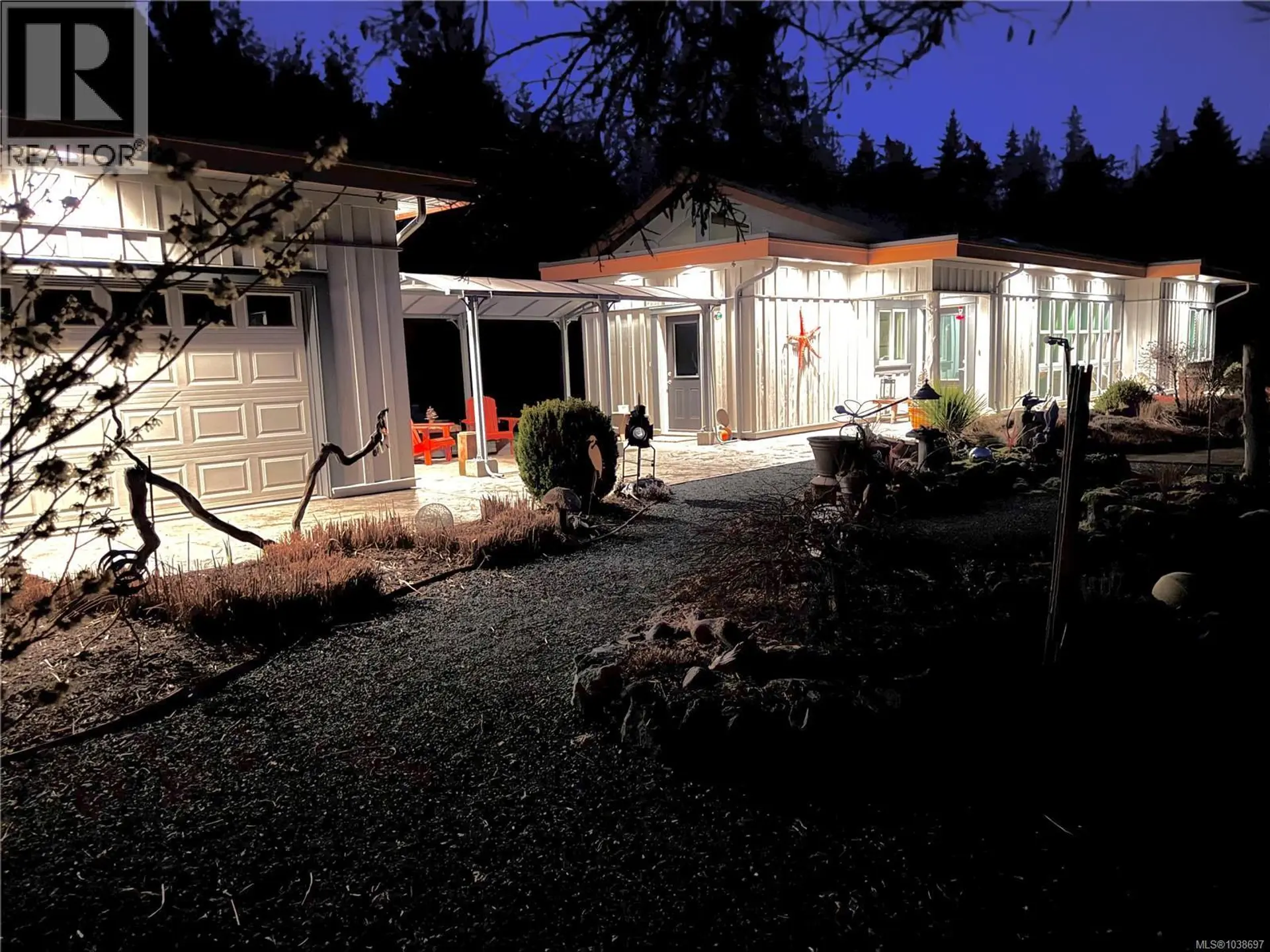 3881 Charlton Dr - Image 11