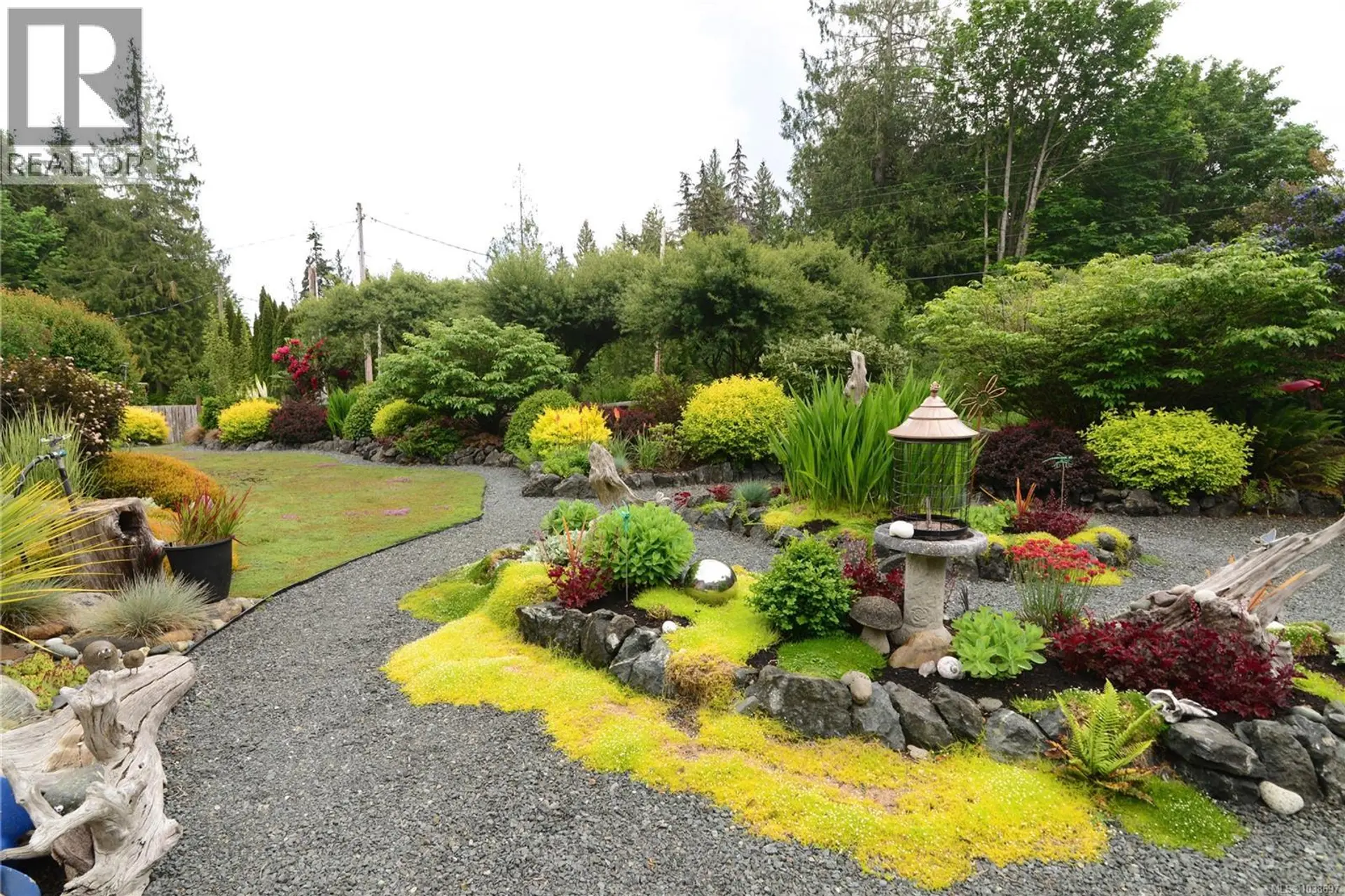 3881 Charlton Dr - Image 12