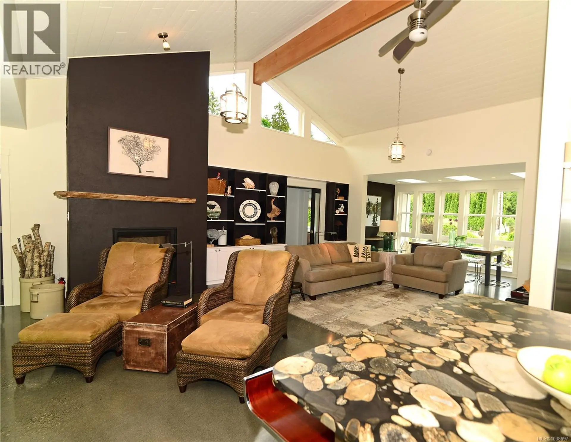 3881 Charlton Dr - Image 14