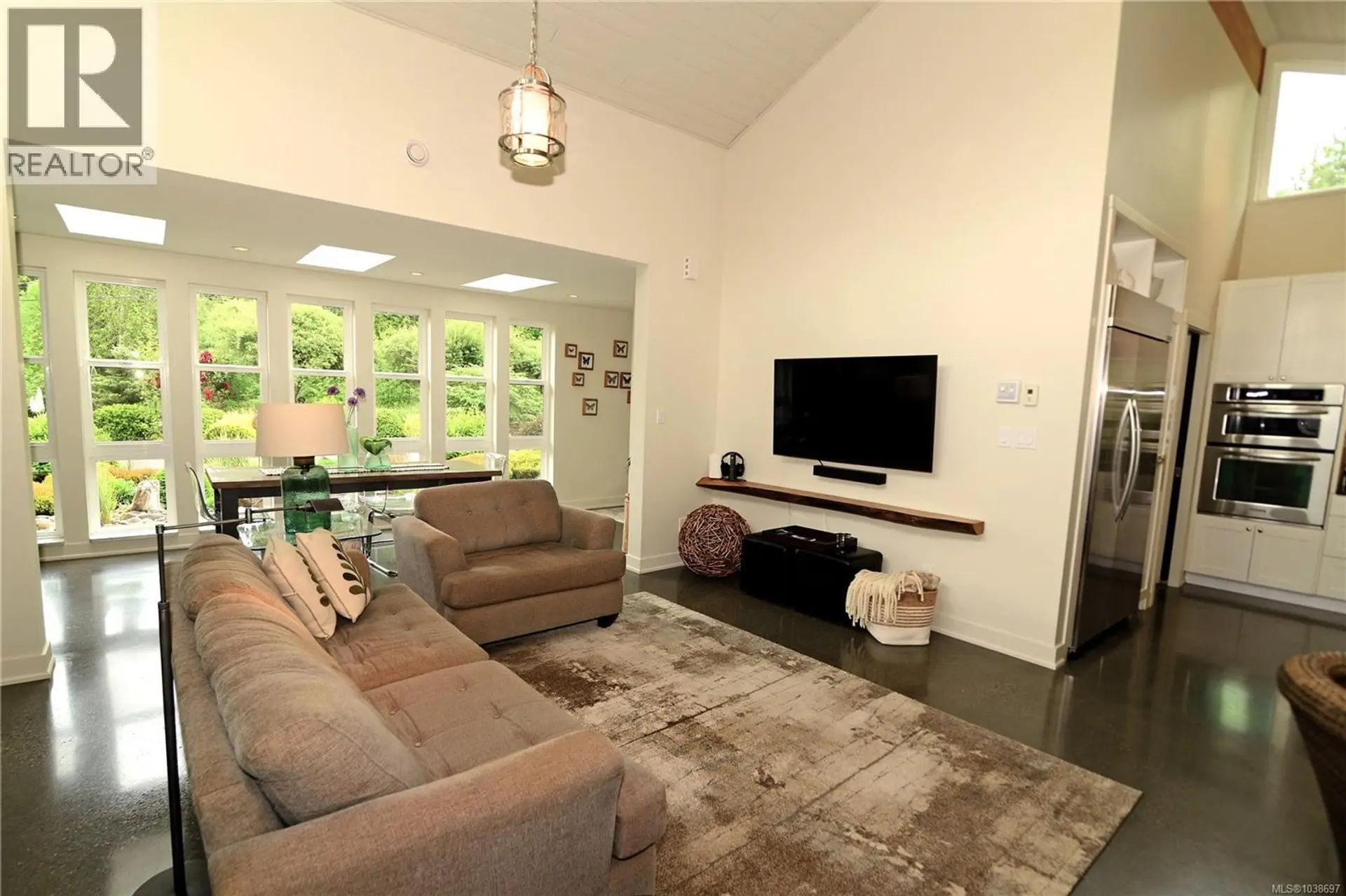 3881 Charlton Dr - Image 17