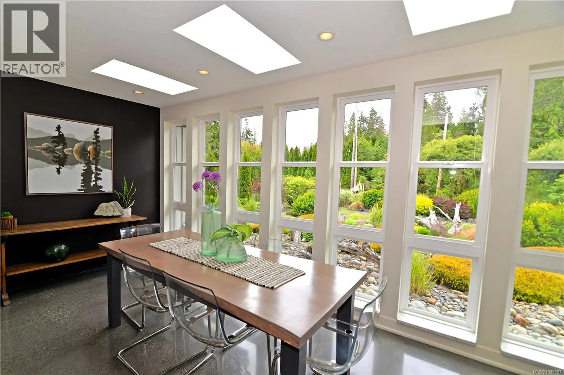 3881 Charlton Dr - Image 5