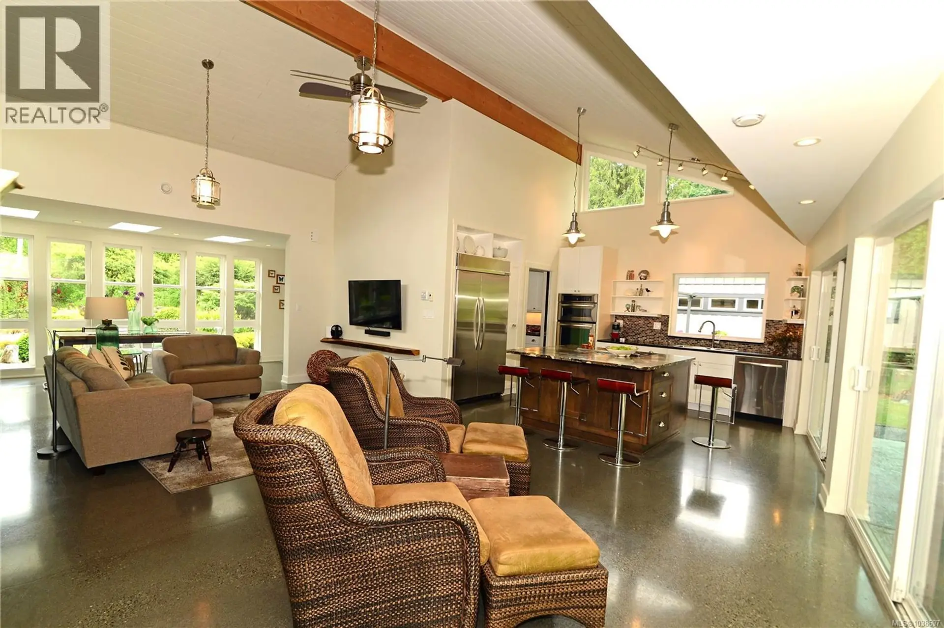 3881 Charlton Dr - Image 7