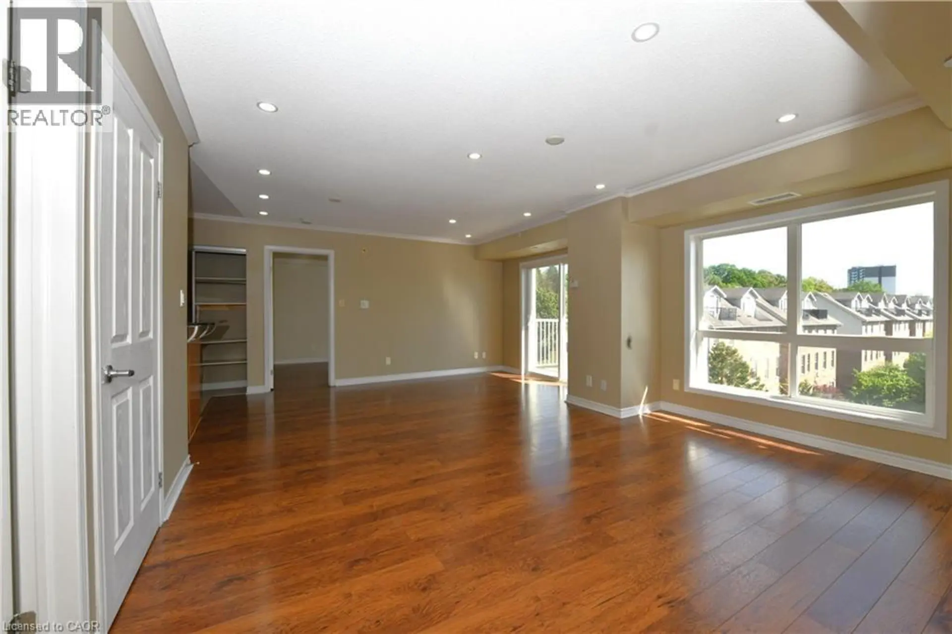 #418 8 HARRIS Street - Image 9