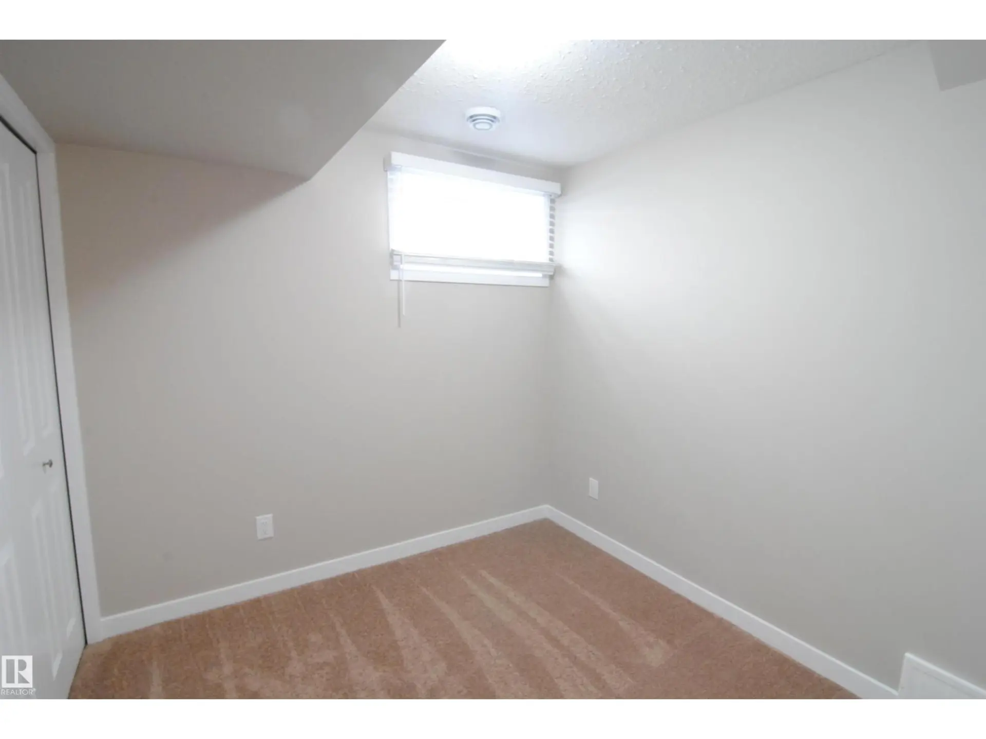 15112 80 ST NW - Image 17