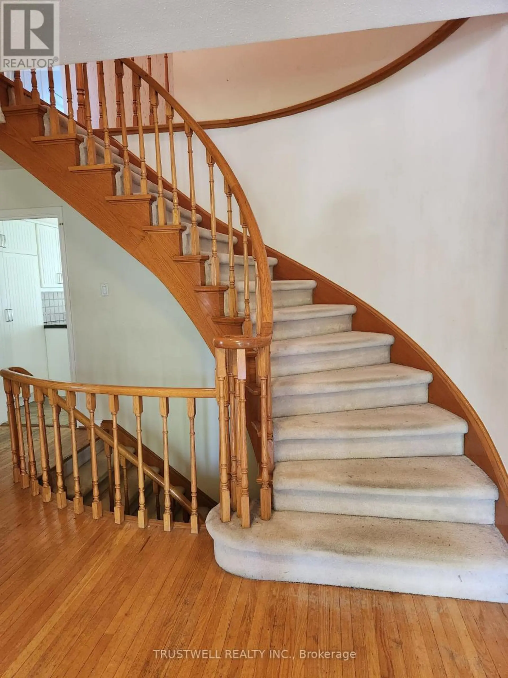 28 ROBINTER DRIVE - Image 3