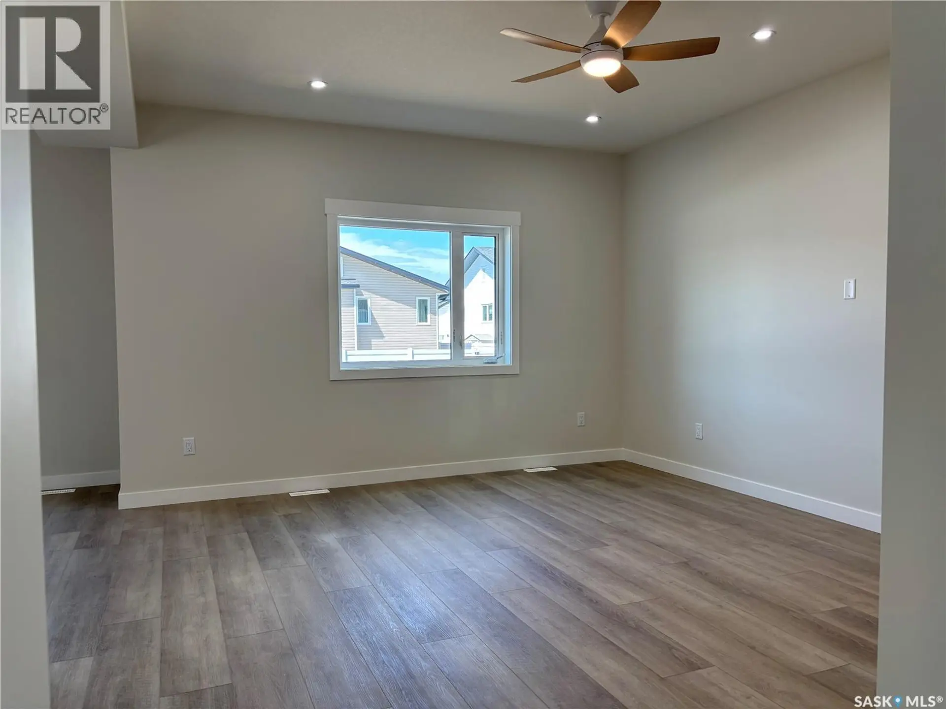 222 Veterans DRIVE - Image 4