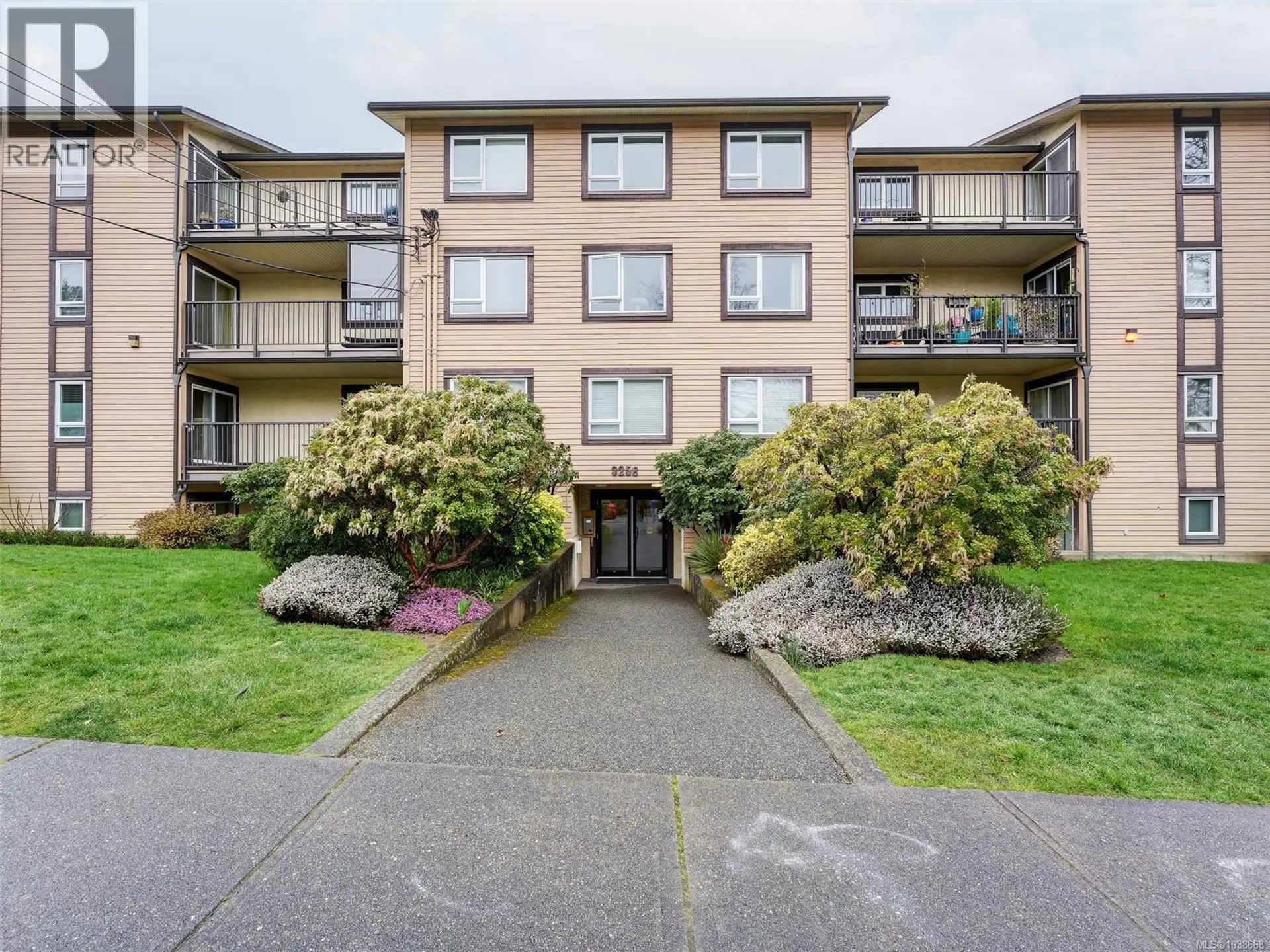 Property at #406 3258 Alder St, Saanich, BC