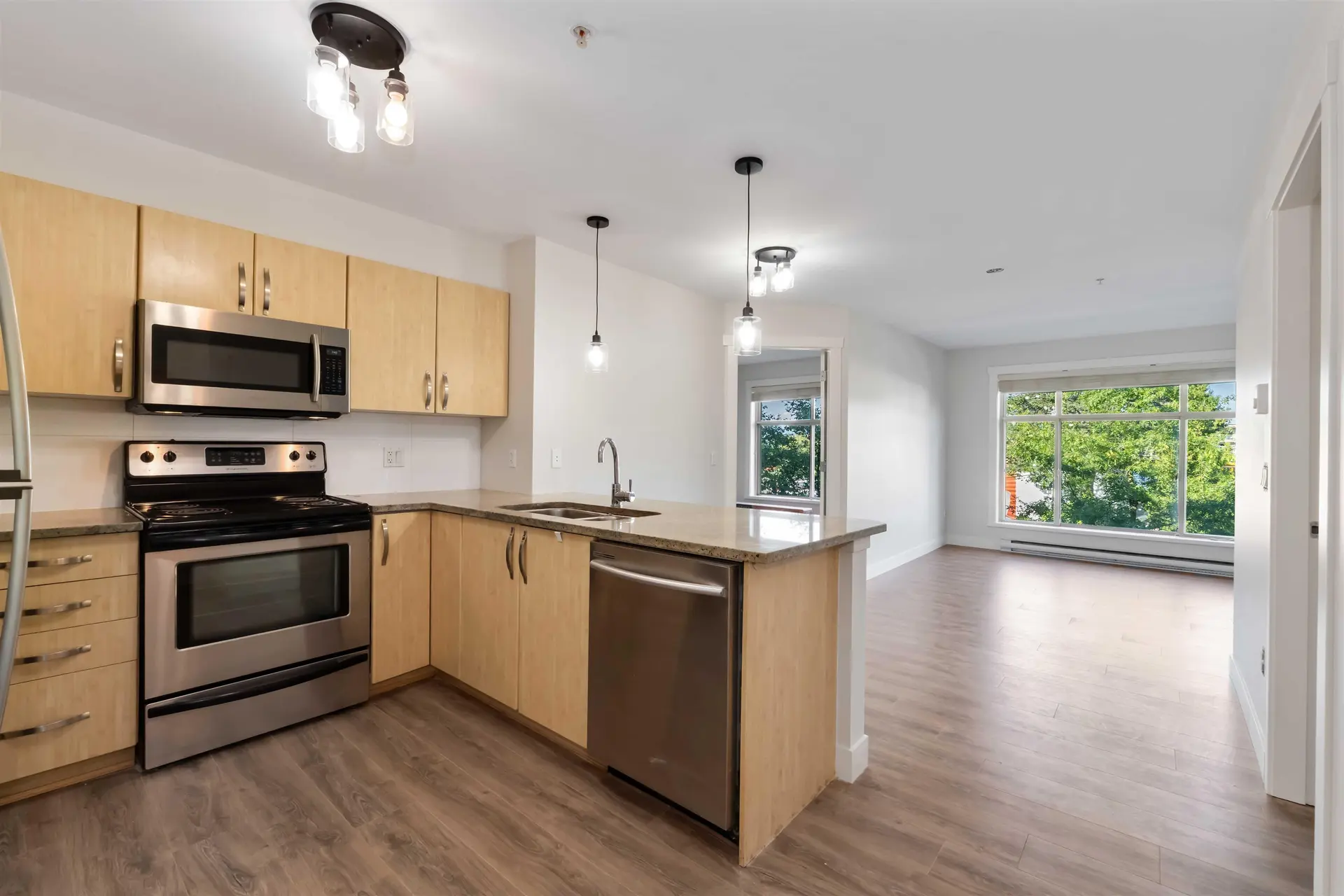 #215 13555 Gateway Drive - Image 5