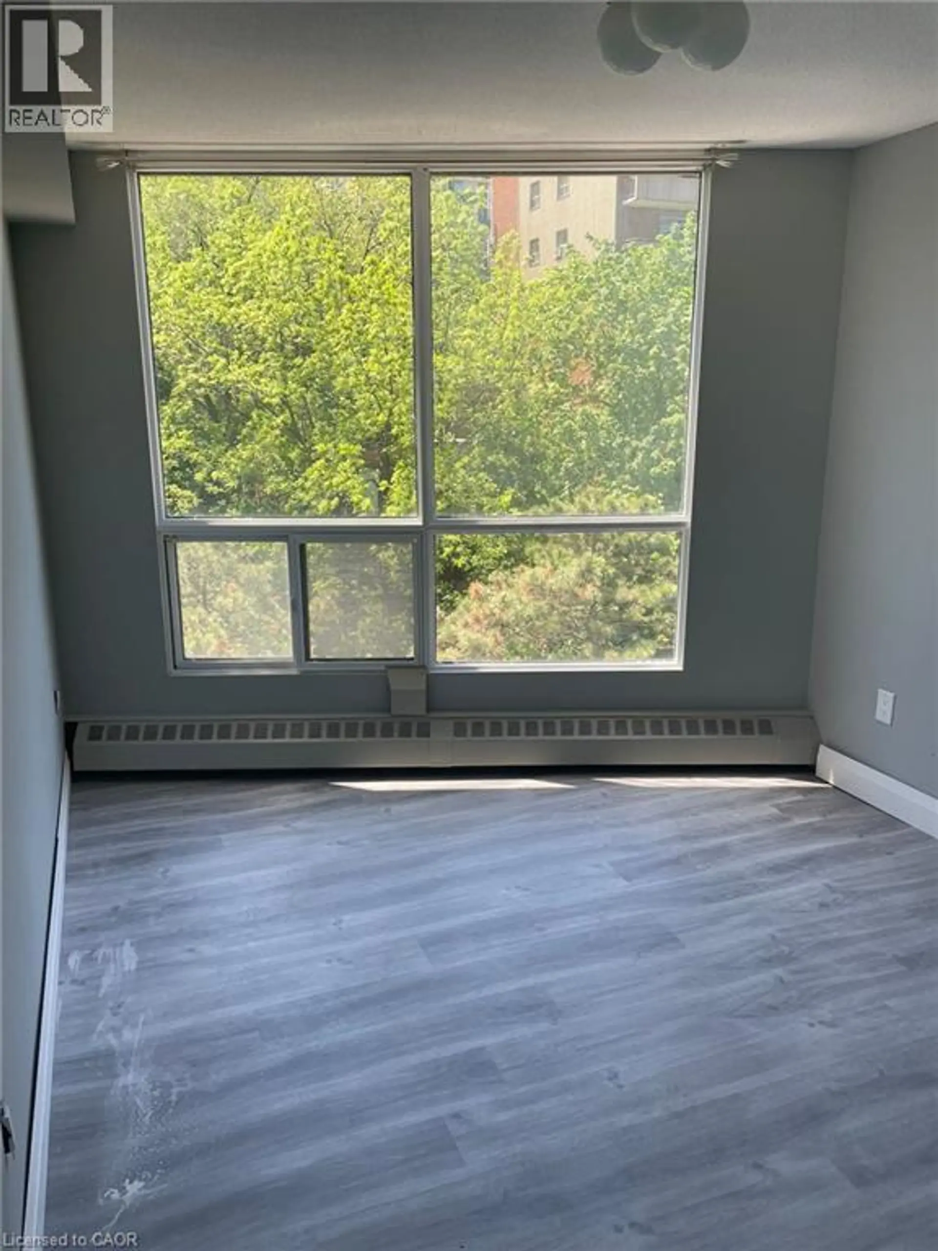 #708 150 CHARLTON Avenue E - Image 6