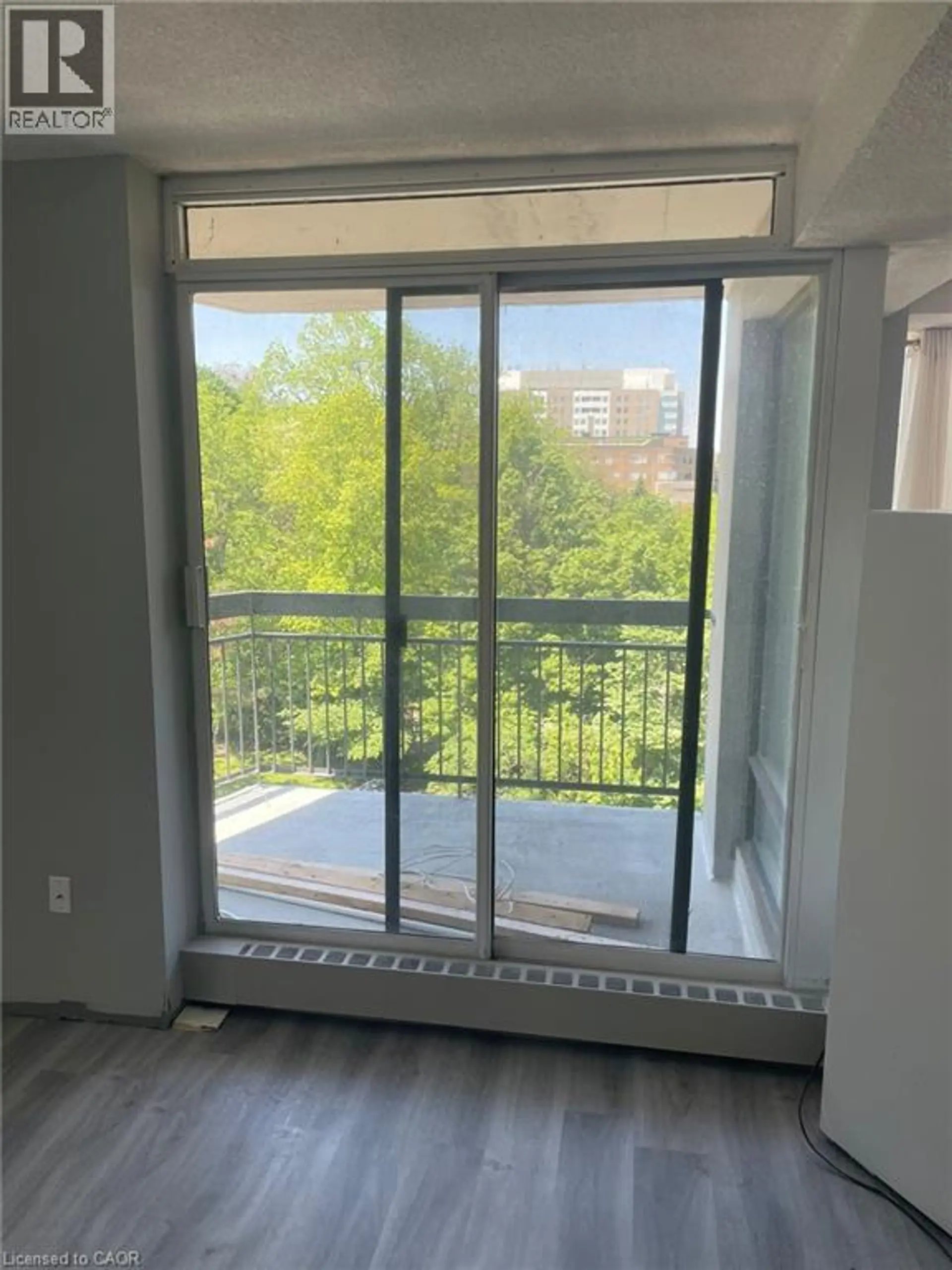 #708 150 CHARLTON Avenue E - Image 11
