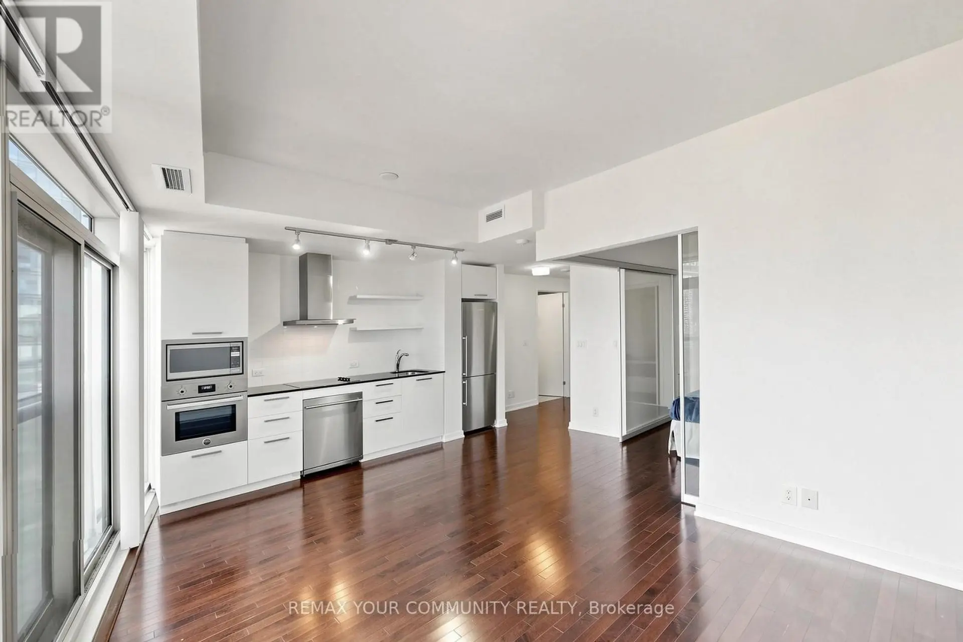 #3901 12 YORK STREET - Image 3