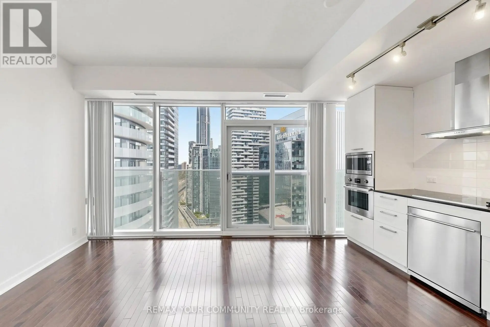 #3901 12 YORK STREET - Image 4