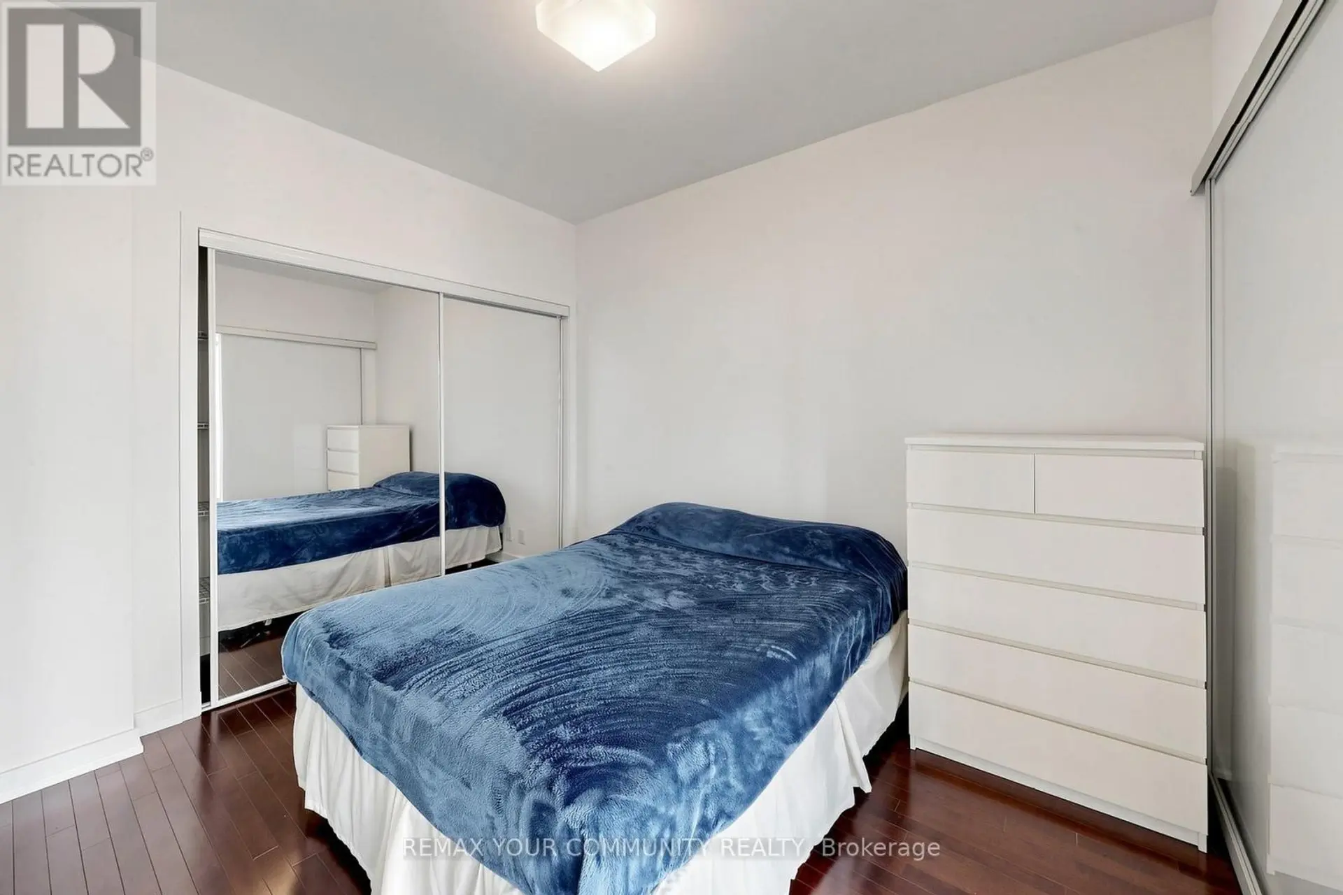 #3901 12 YORK STREET - Image 6