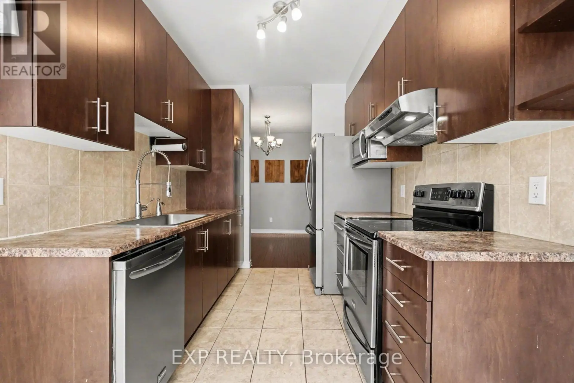180 FLAT SEDGE CRESCENT - Image 6