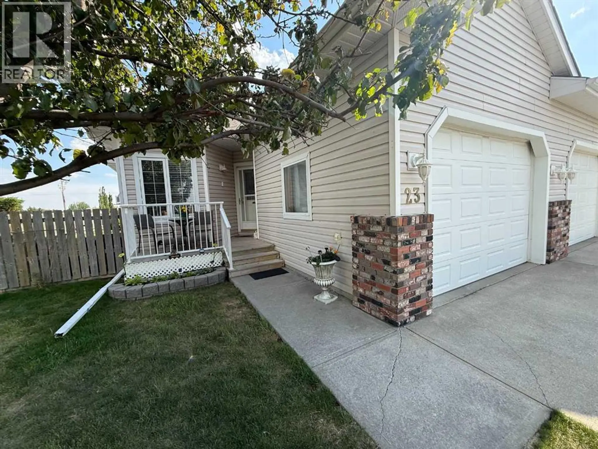 Property at 23 Skyline Crescent Crescent W, Claresholm, AB