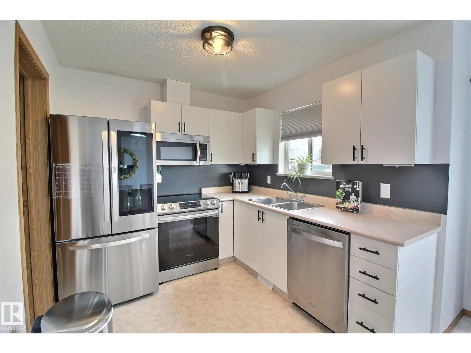 Property at #701 610 KING ST, Spruce Grove, AB