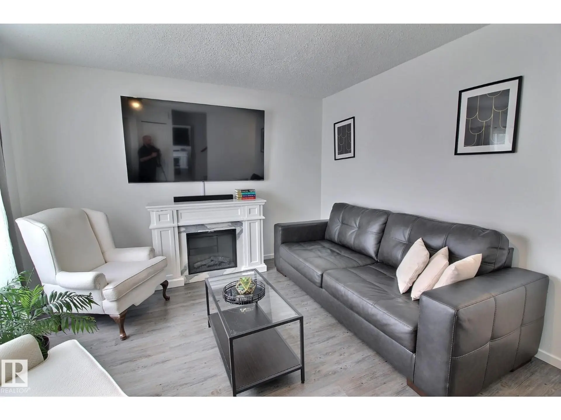#701 610 KING ST - Image 2