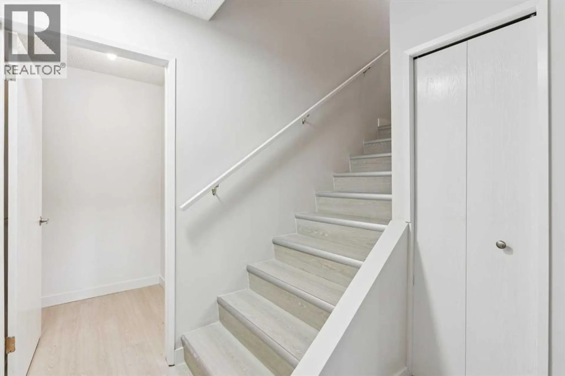 #17 3519 49 Street NW - Image 13