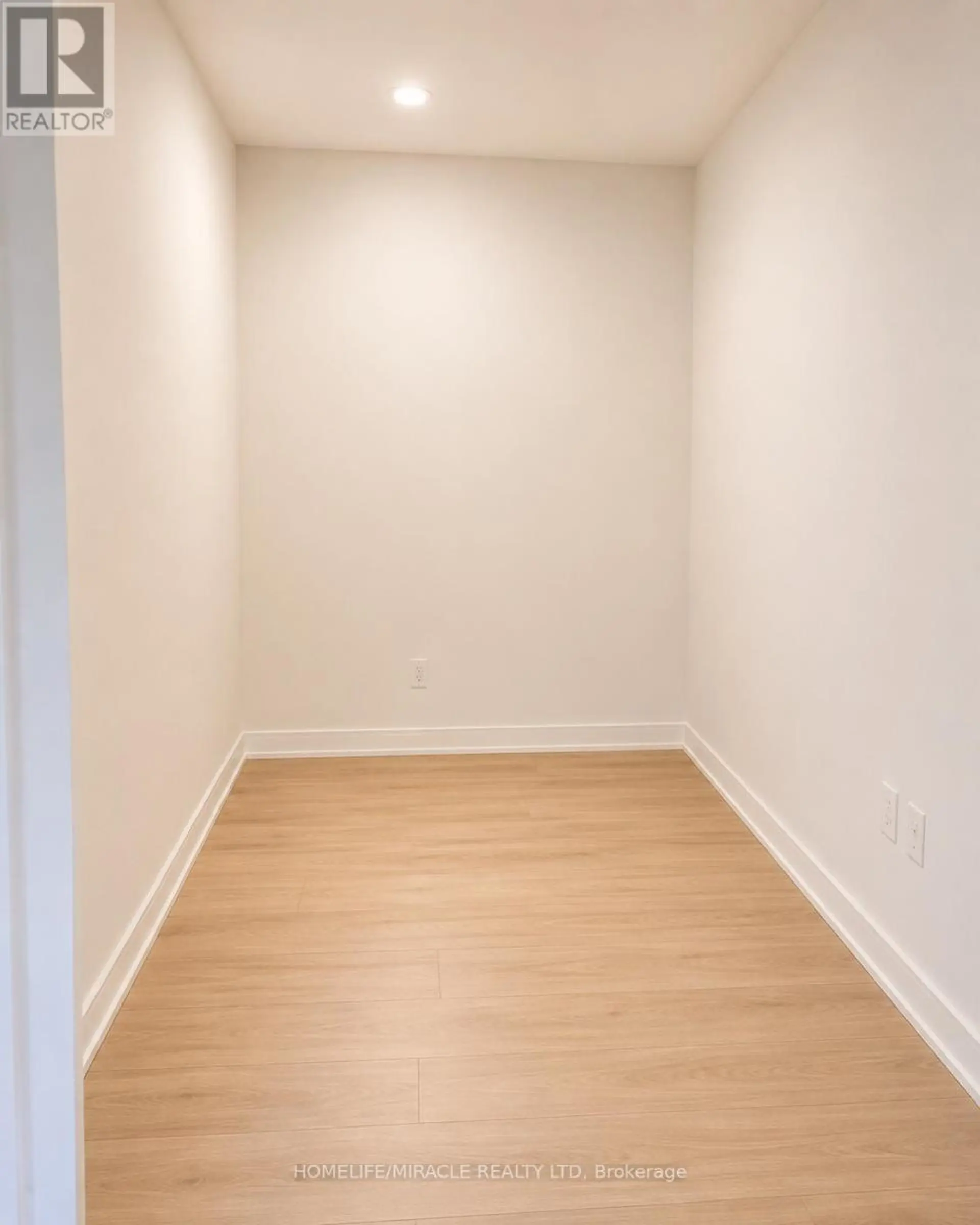 #320 8 NAHANI WAY - Image 8