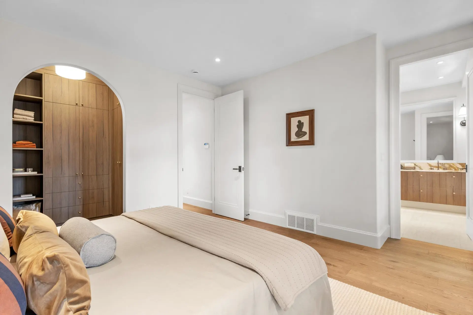 #1 4136 Cambridge Street - Image 9
