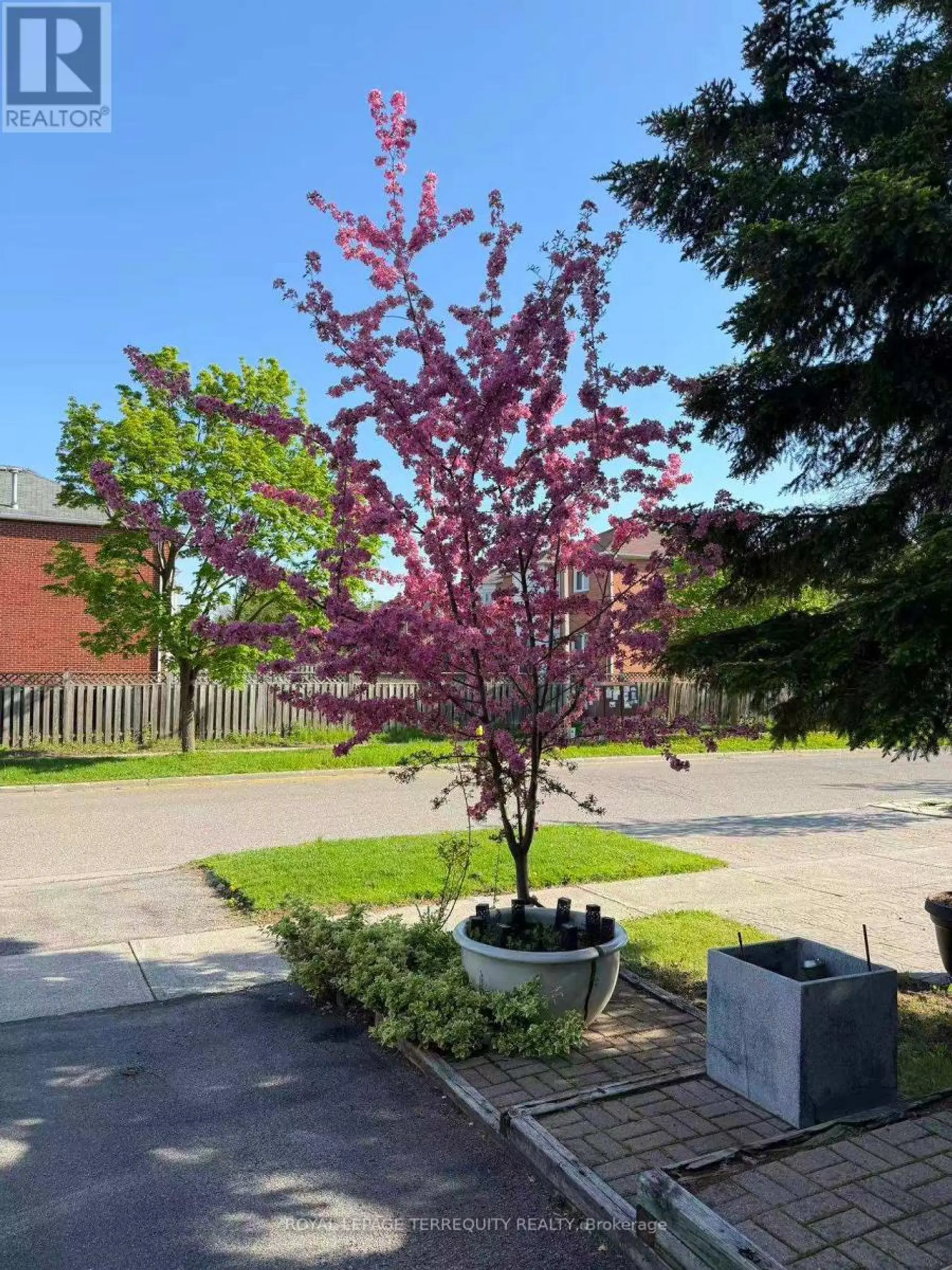 304 CHARLTON AVENUE - Image 17
