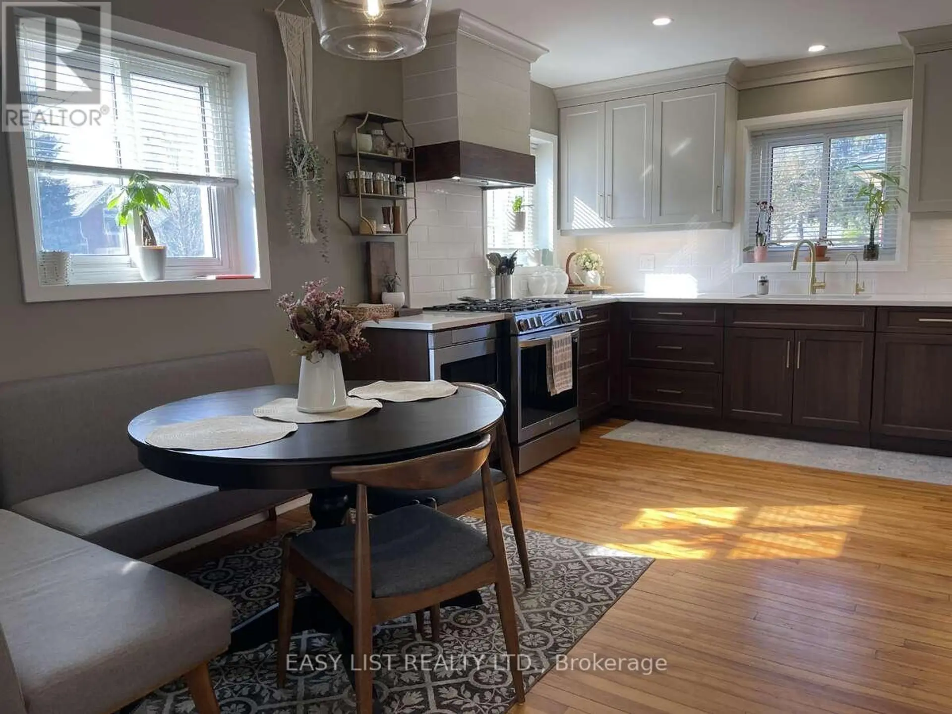 28 PEEL STREET W - Image 11