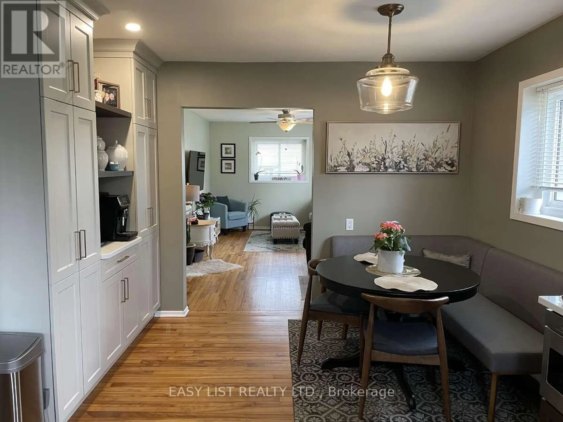 28 PEEL STREET W - Image 4