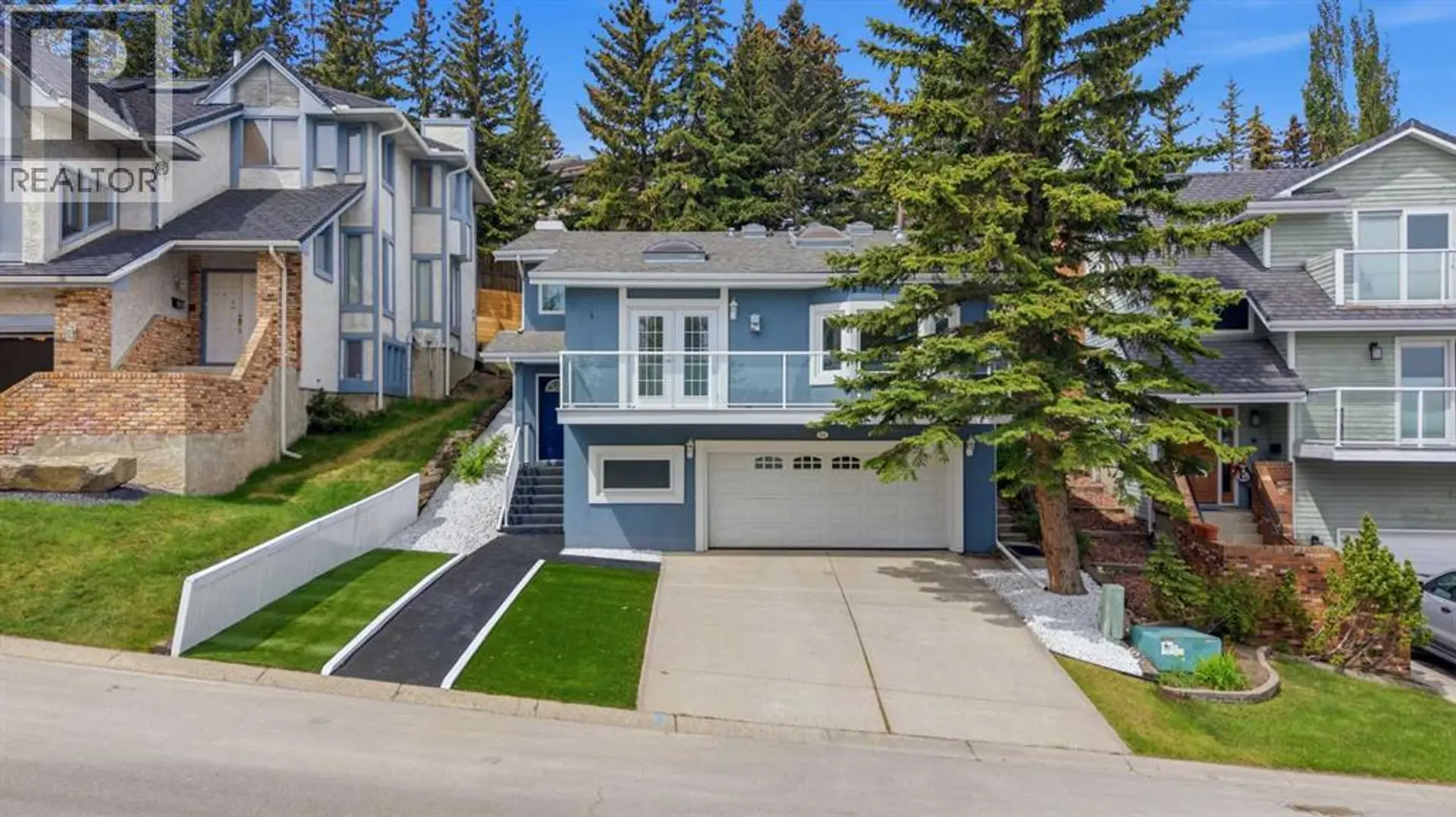 Property at 84 Coach Gate Way SW, Calgary, AB