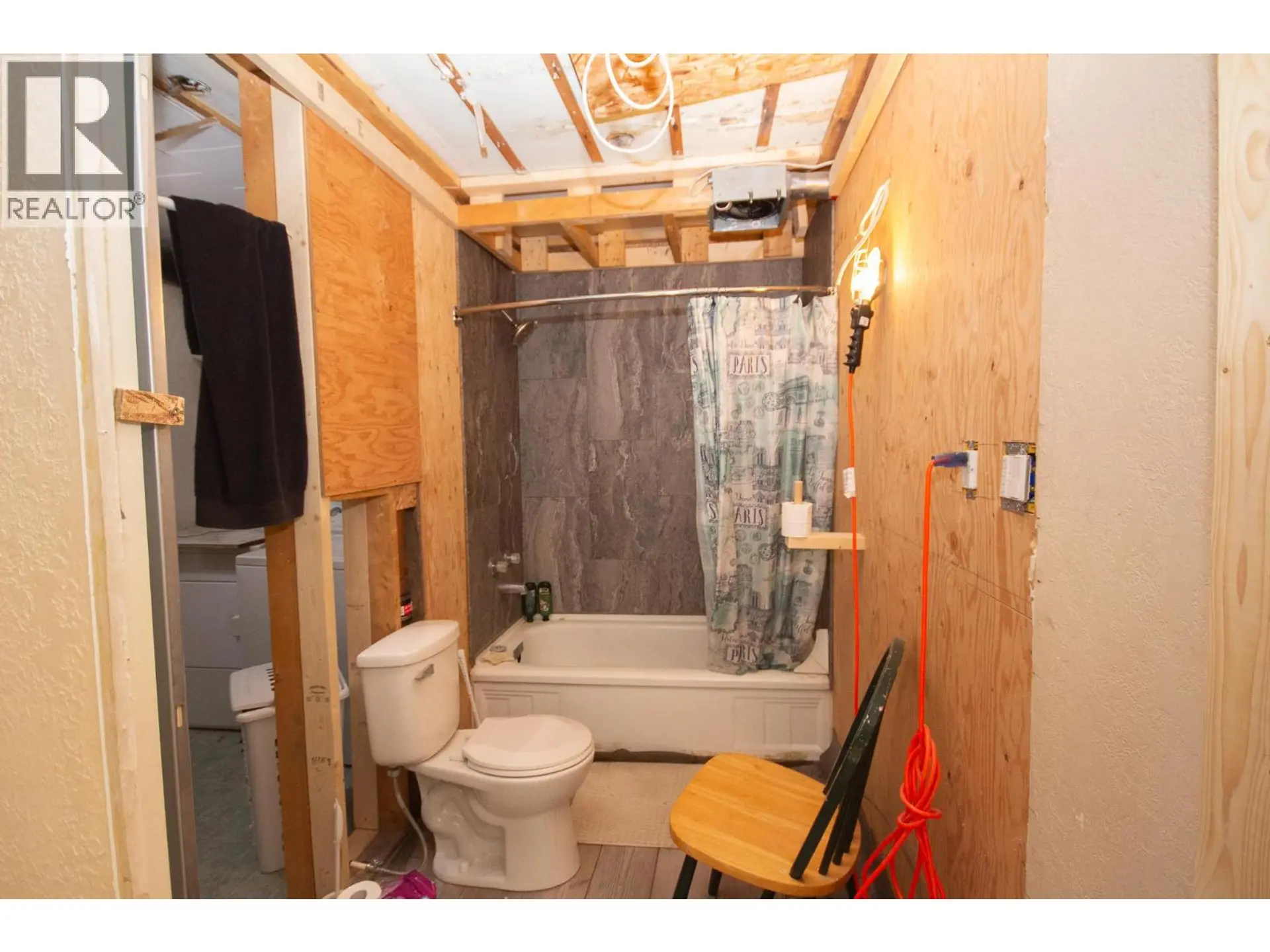 1209 104 Avenue - Image 8
