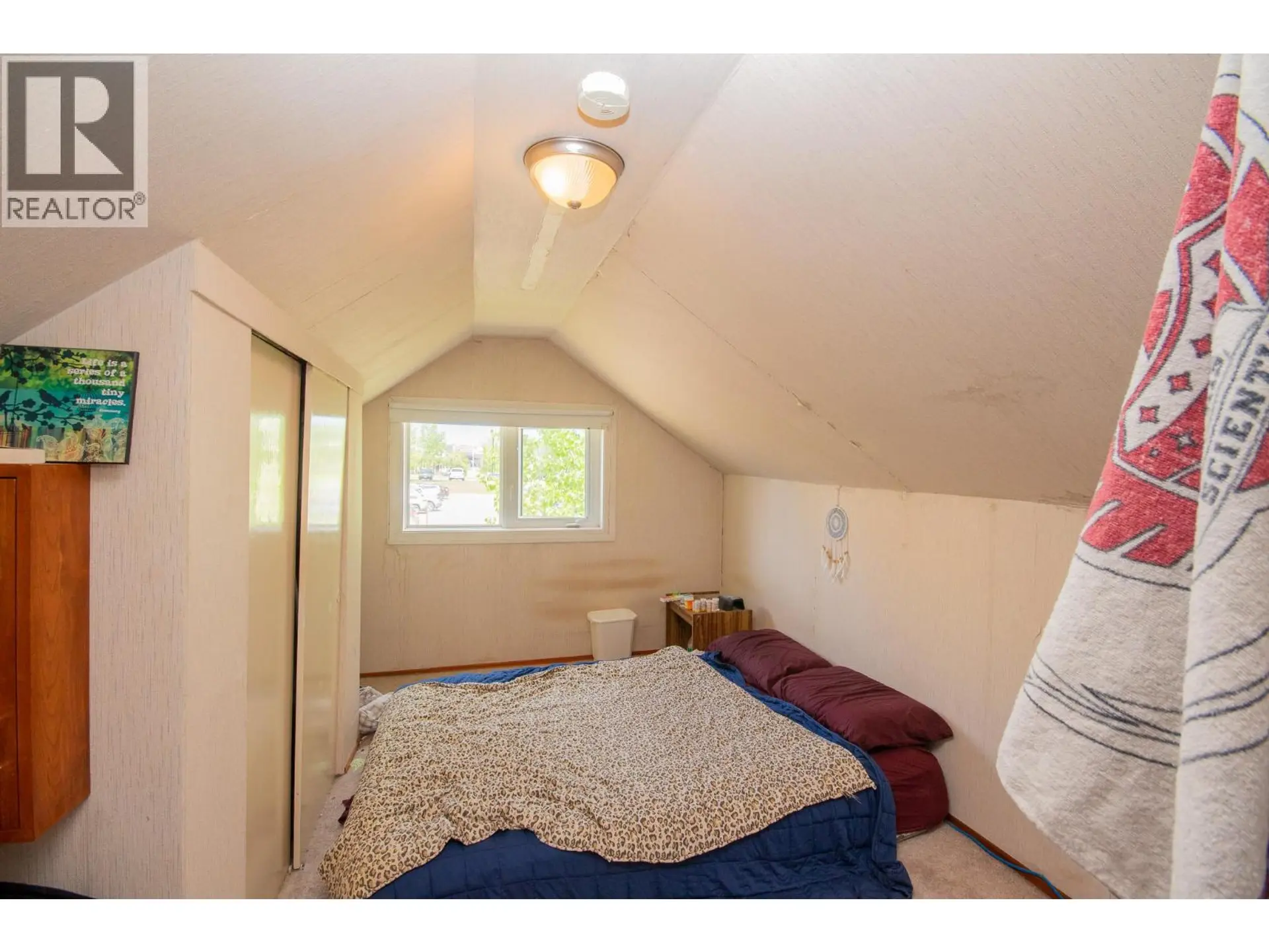 1209 104 Avenue - Image 9