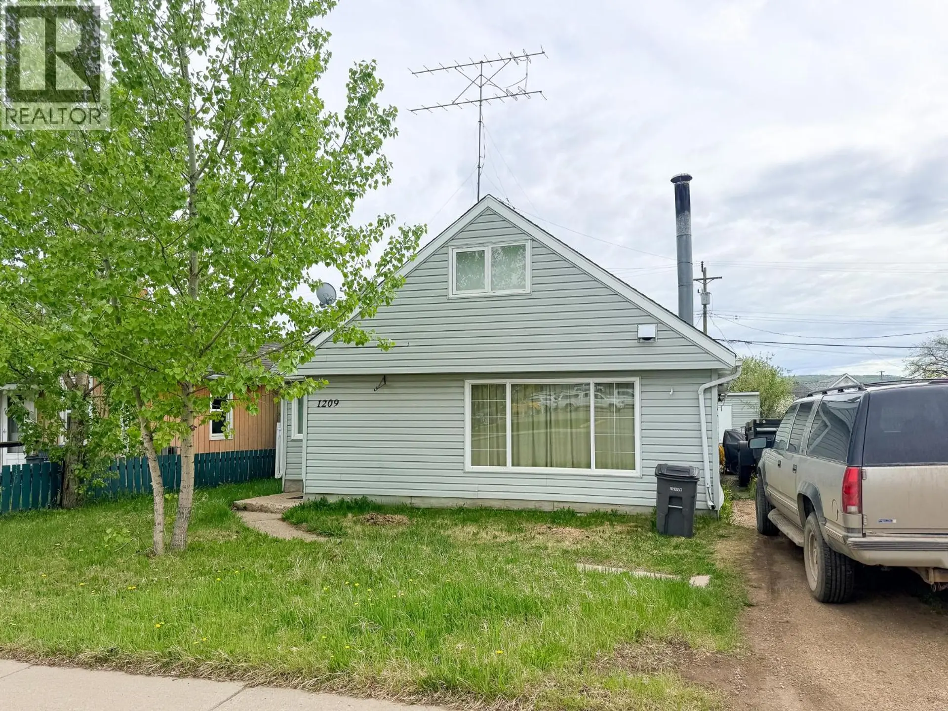 Property at 1209 104 Avenue, Dawson Creek, BC