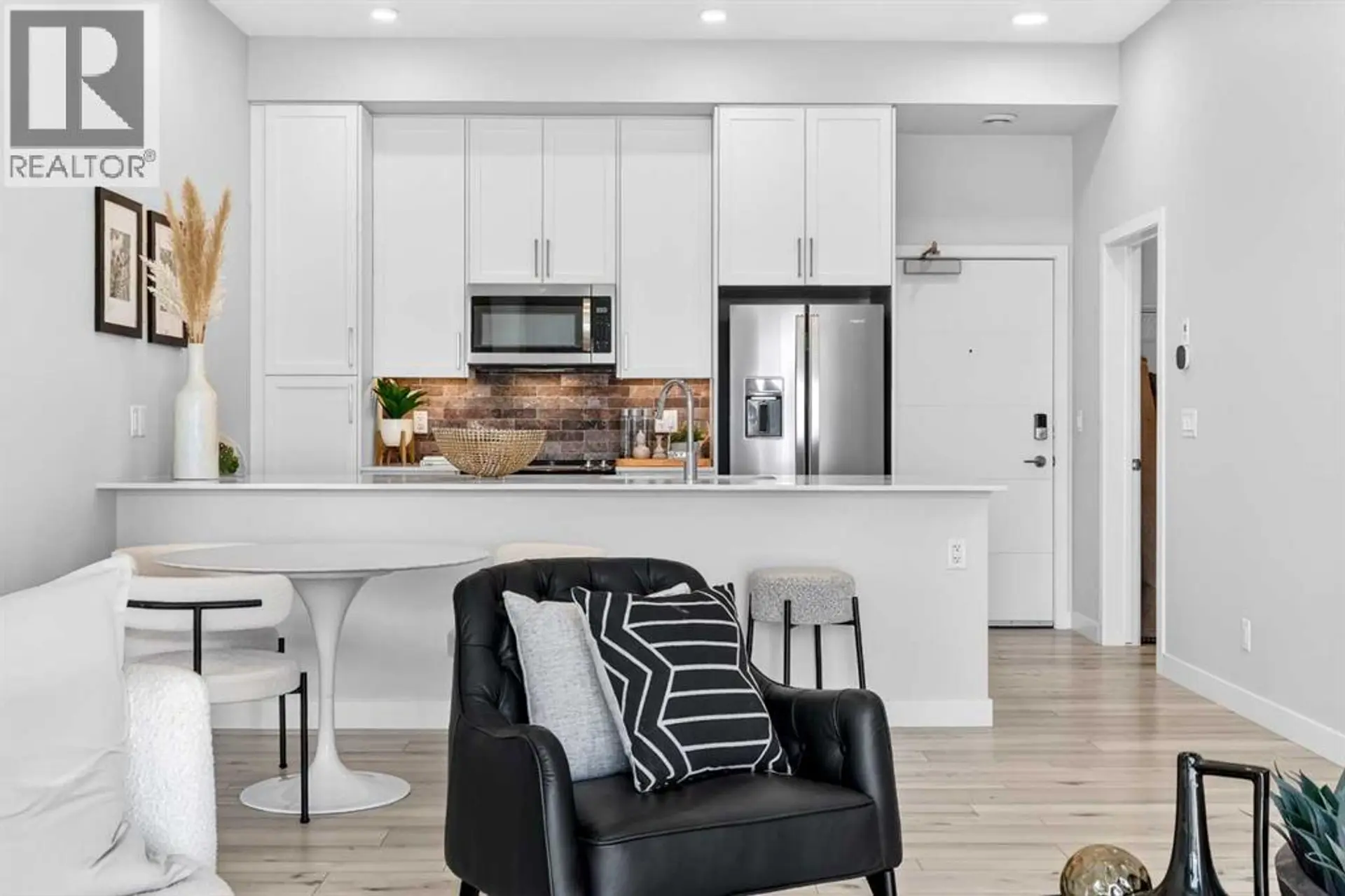 Property at #423 255 Les Jardins Park SE, Calgary, AB