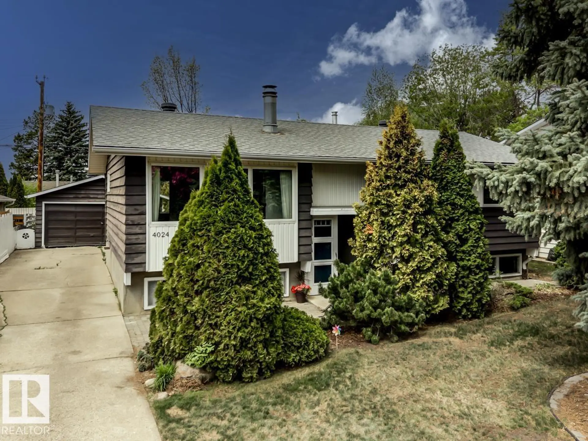 Property at 4024 121 ST NW, Edmonton, AB