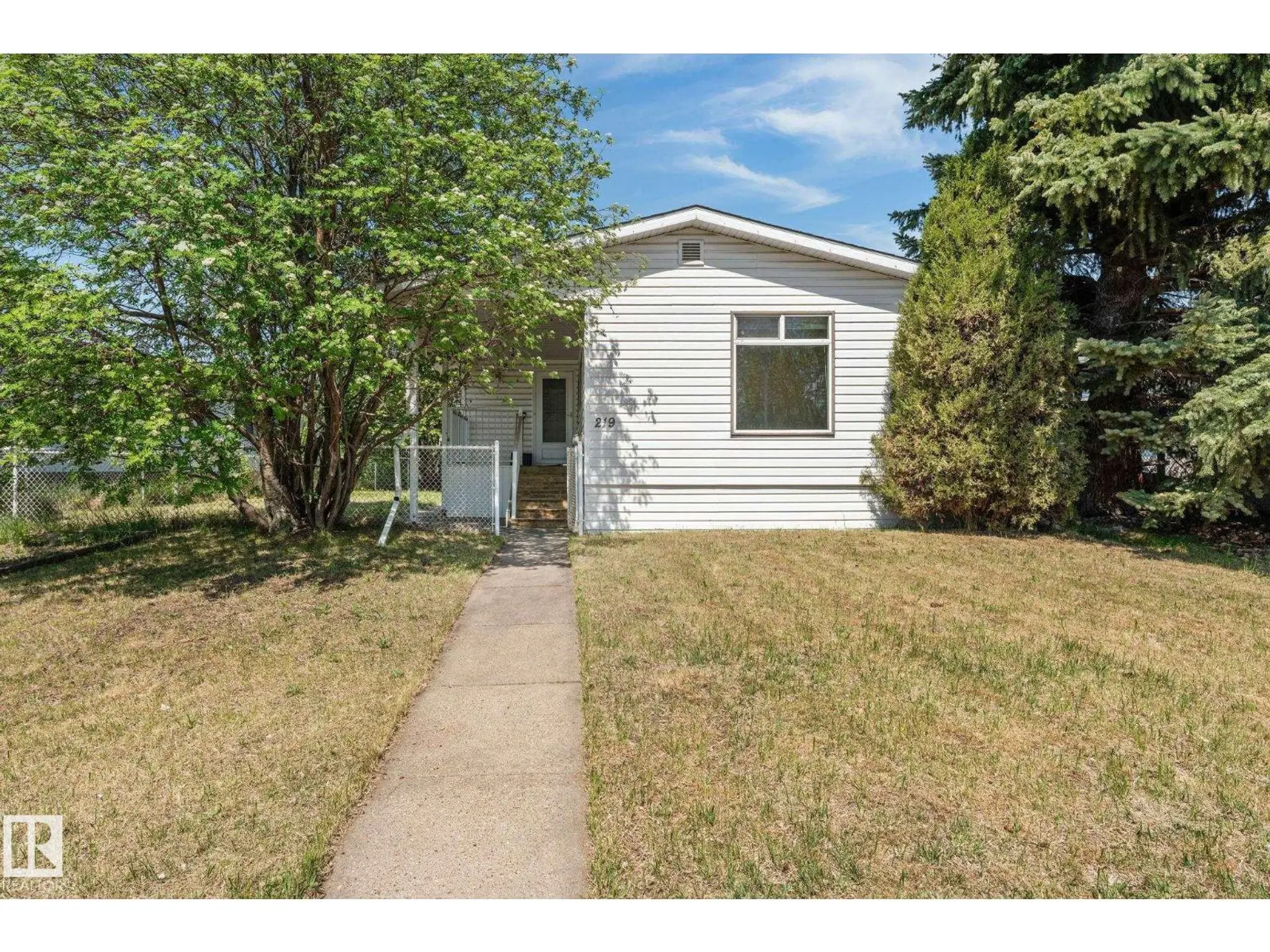 Property at 219 Lee Ridge Road NW, Edmonton, AB