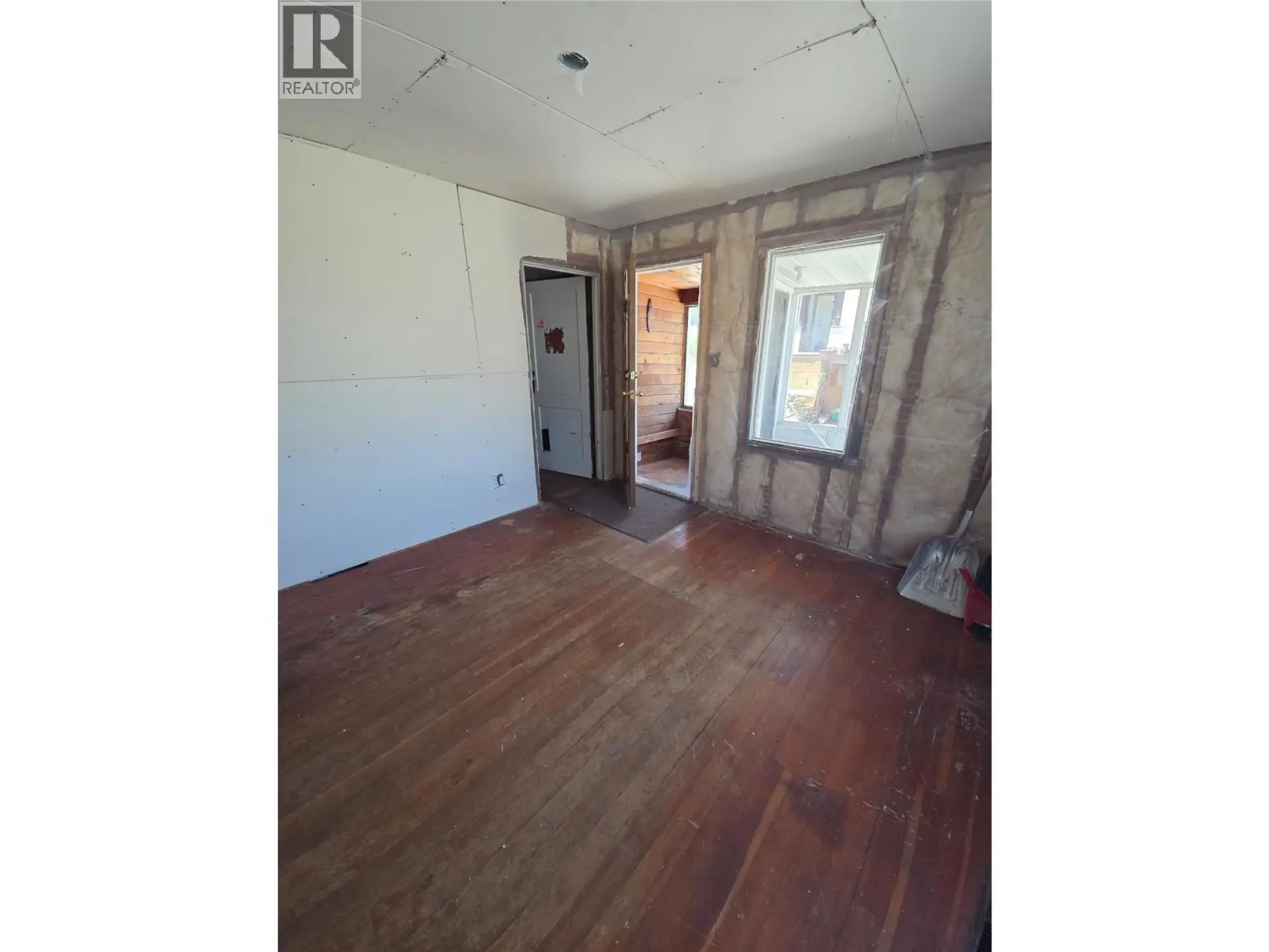304 McAnally Street - Image 6