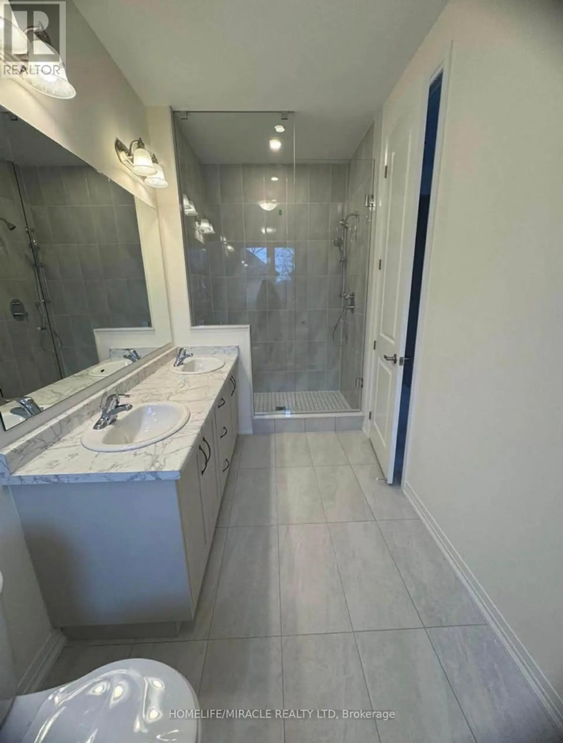 35 RUMI COURT - Image 3