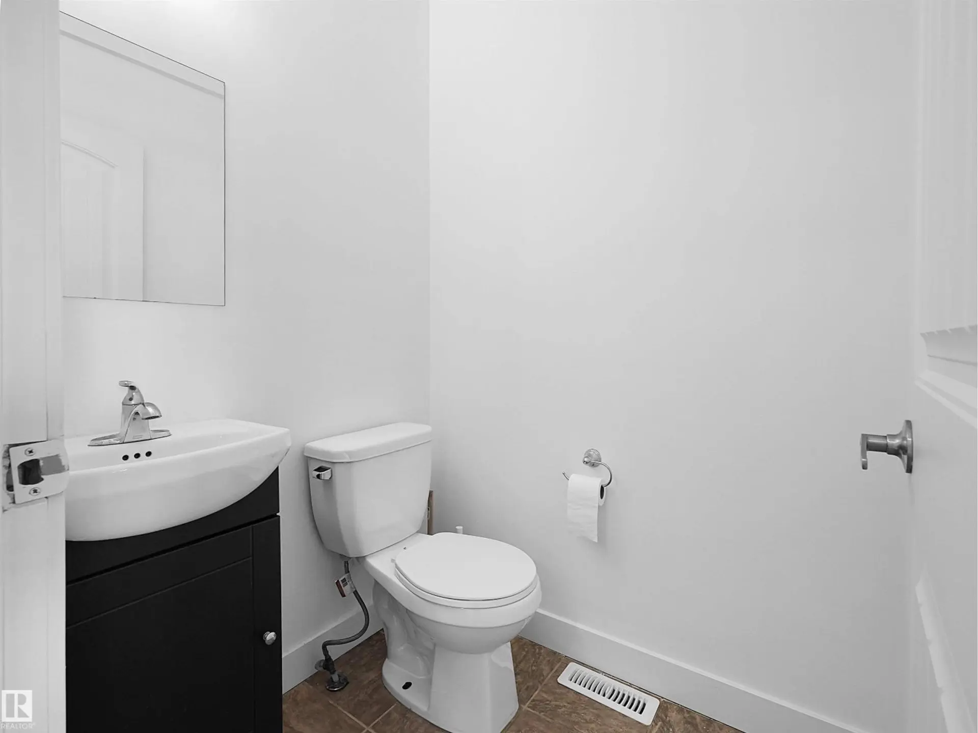 #11 13215 153 AV NW - Image 12