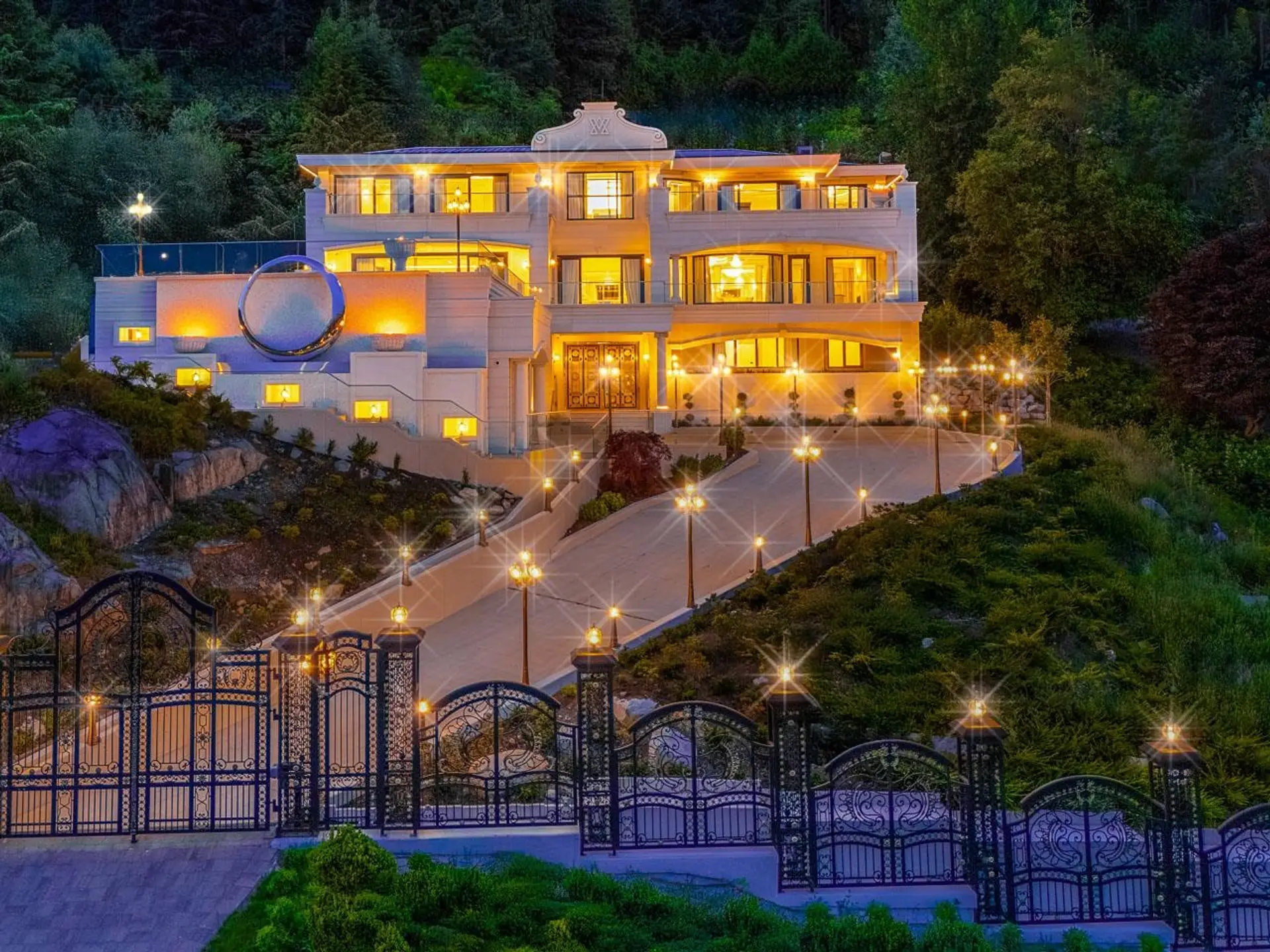 Property at 1121 Crestline Road, West Vancouver, BC