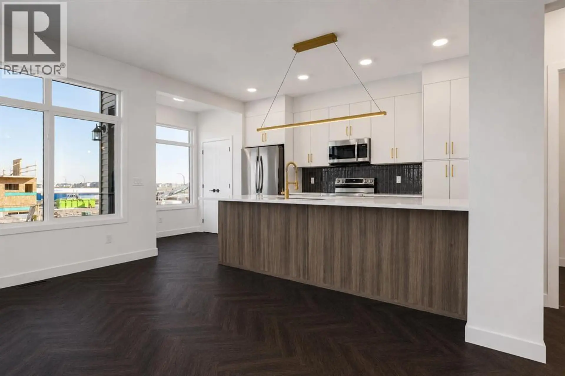 450 River Avenue - Image 4