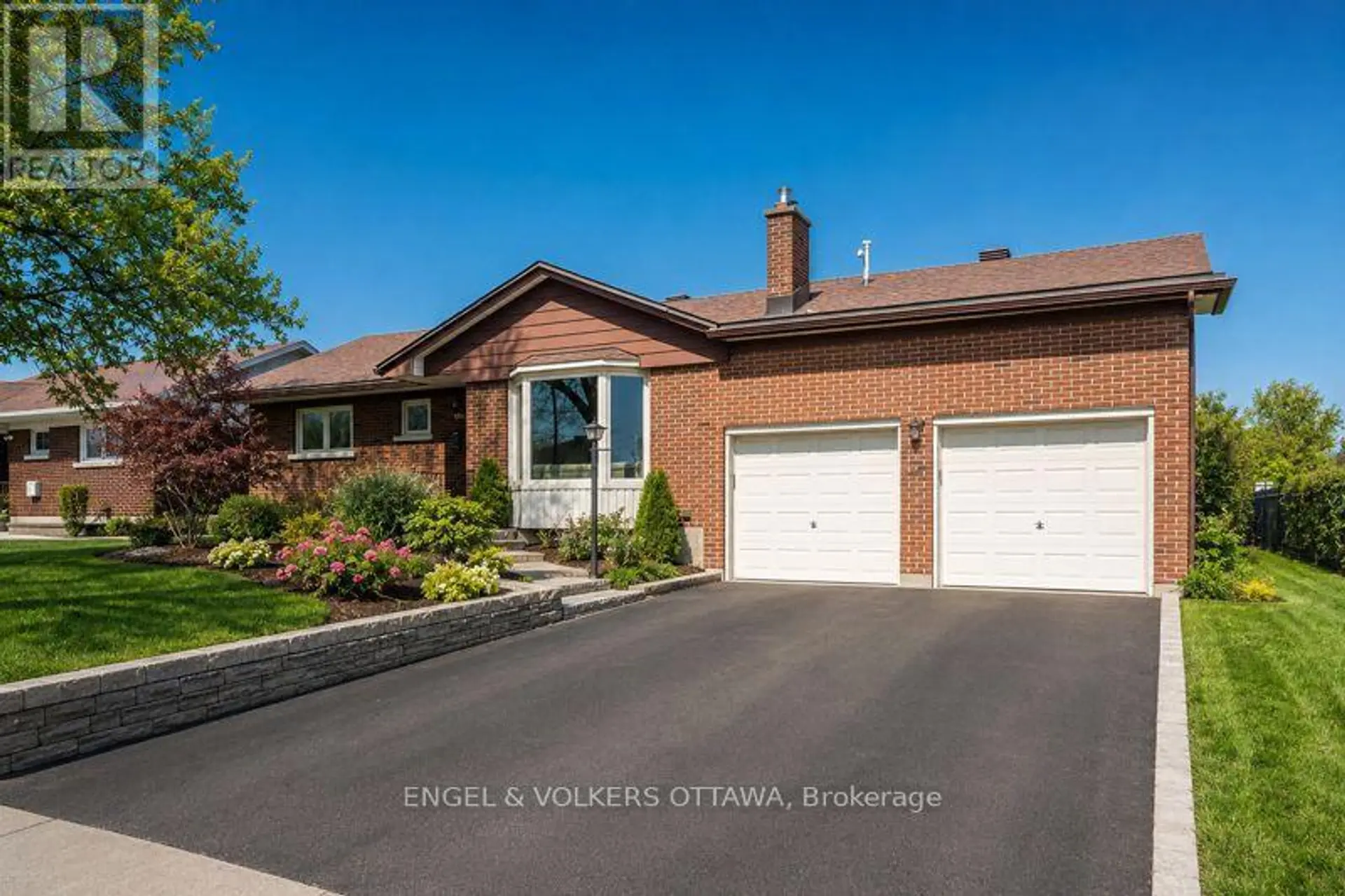 989 CONNAUGHT AVENUE - Image 1