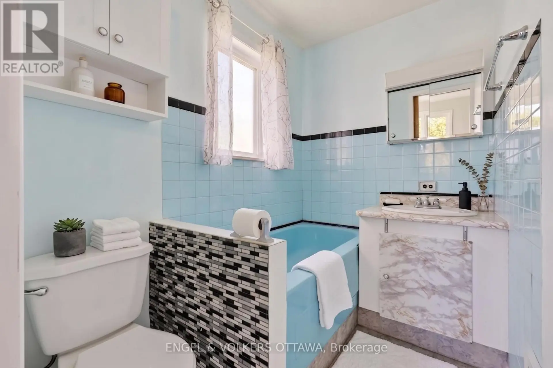 989 CONNAUGHT AVENUE - Image 6