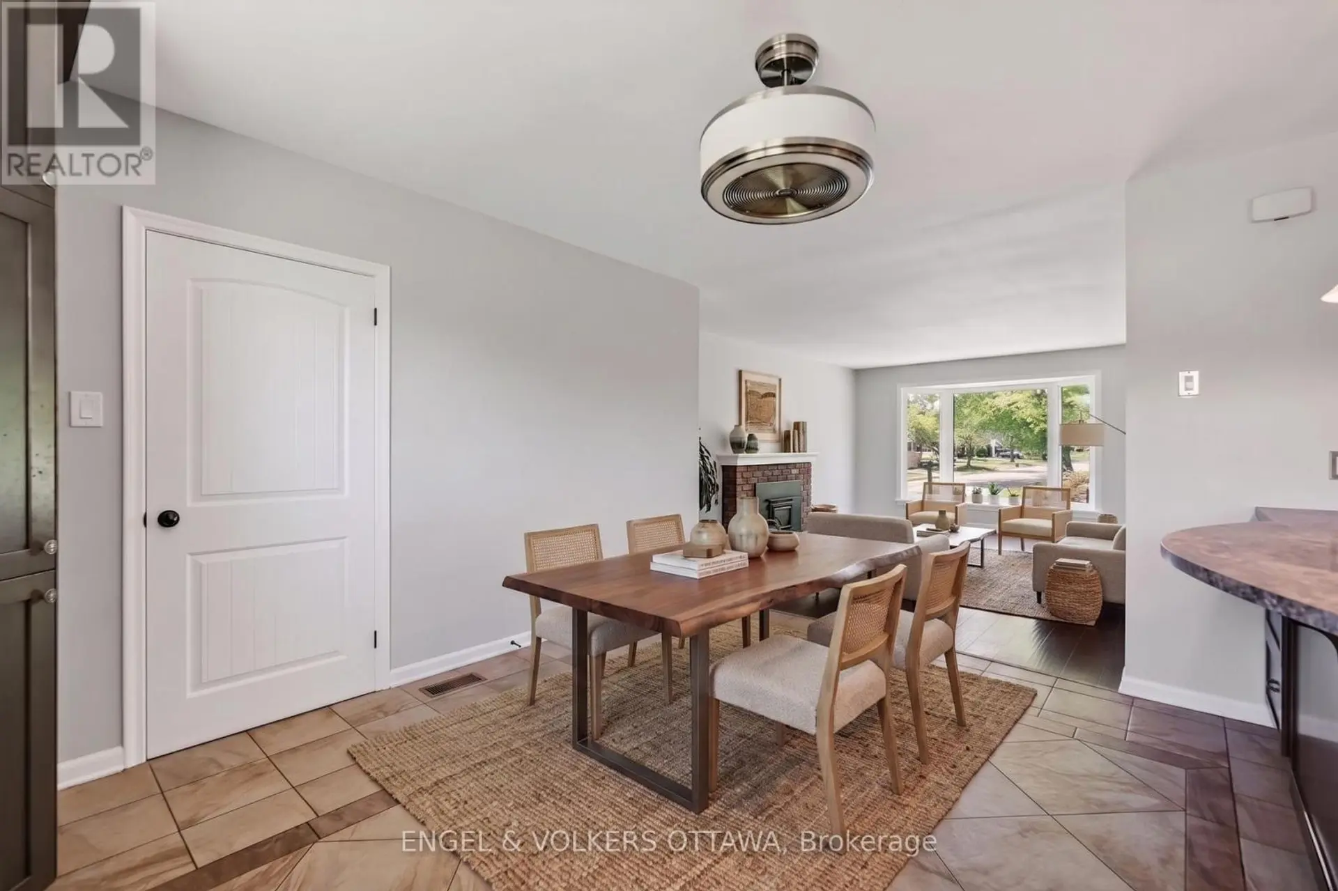 989 CONNAUGHT AVENUE - Image 3
