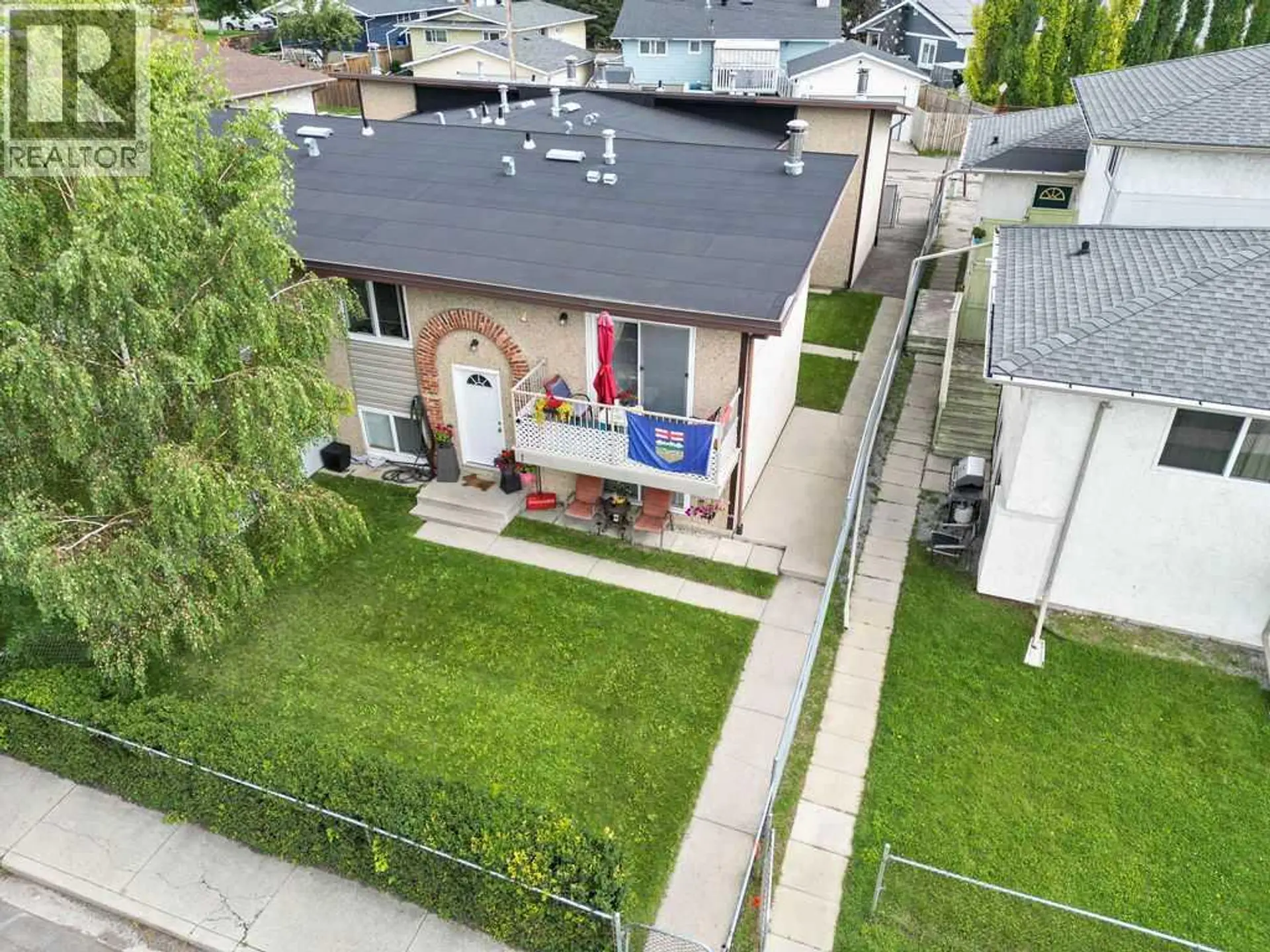 12 Huntley Close NE - Image 2
