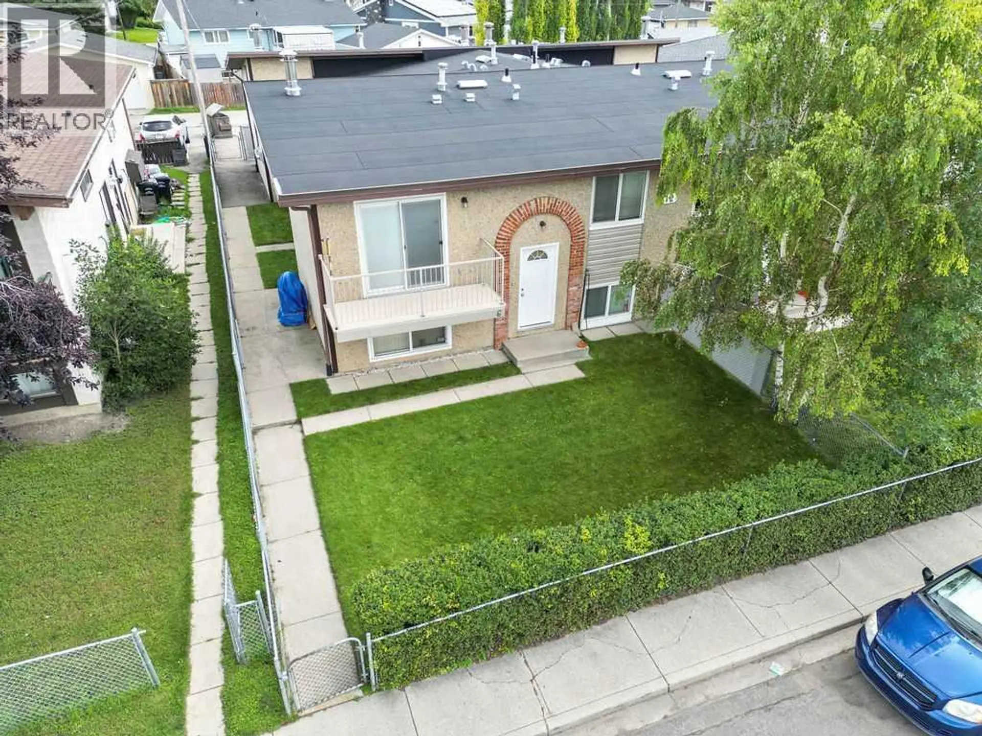 12 Huntley Close NE - Image 1