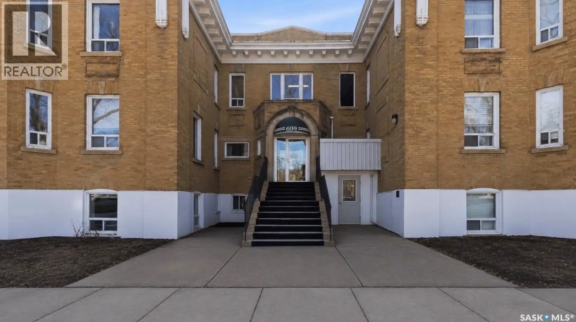 #103 609 King STREET - Image 1