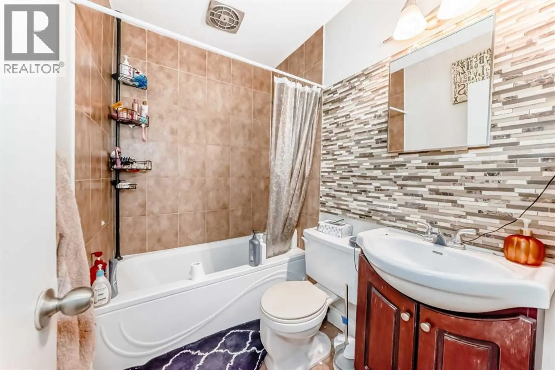 #702 4719 33 Street - Image 9