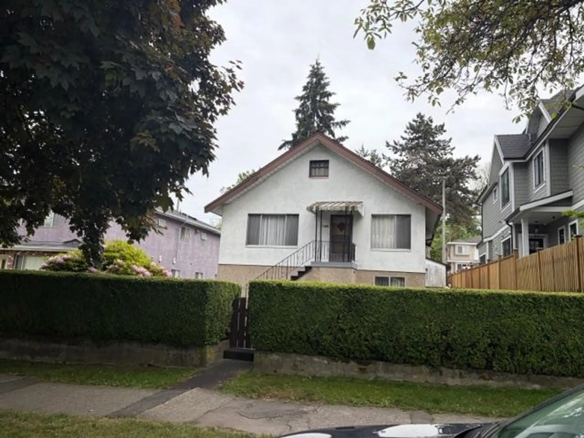 1166 E 16th Avenue - Image 4