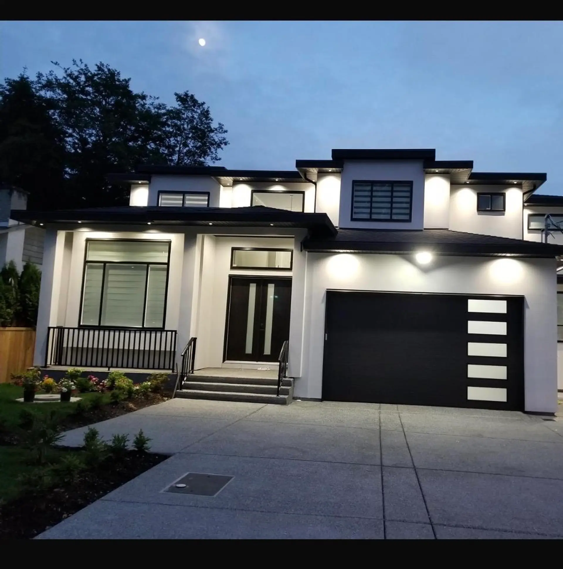 11026 80 Avenue - Image 1