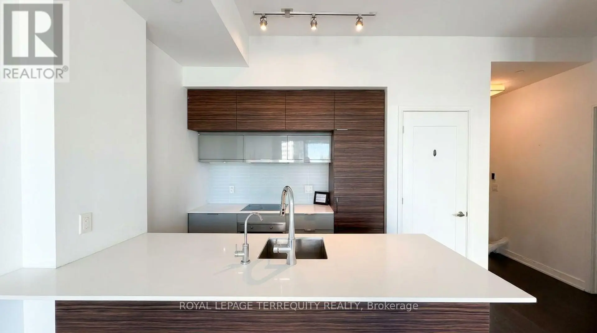 #4707 88 SCOTT STREET - Image 5
